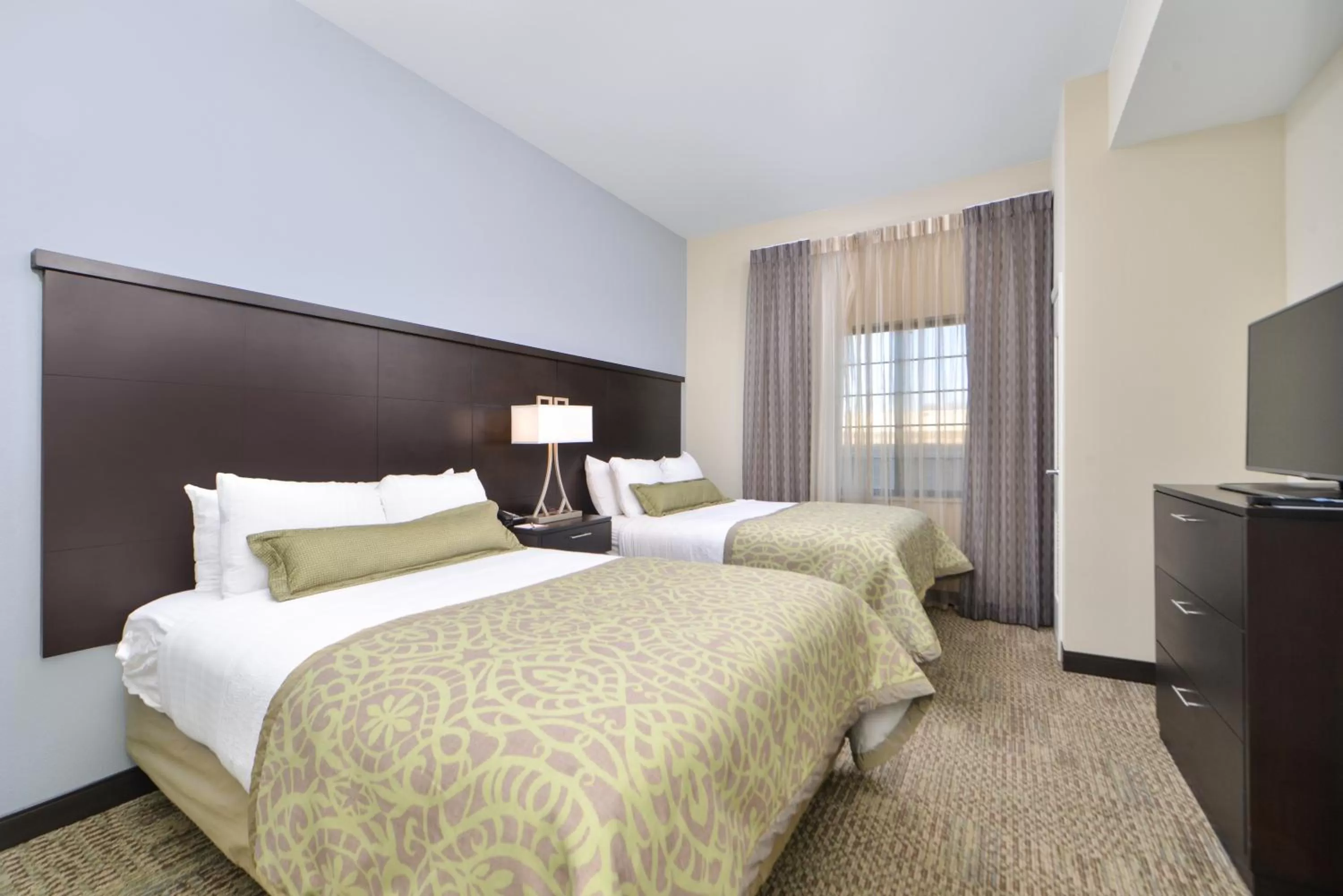 Photo of the whole room, Bed in Staybridge Suites Rochester by IHG