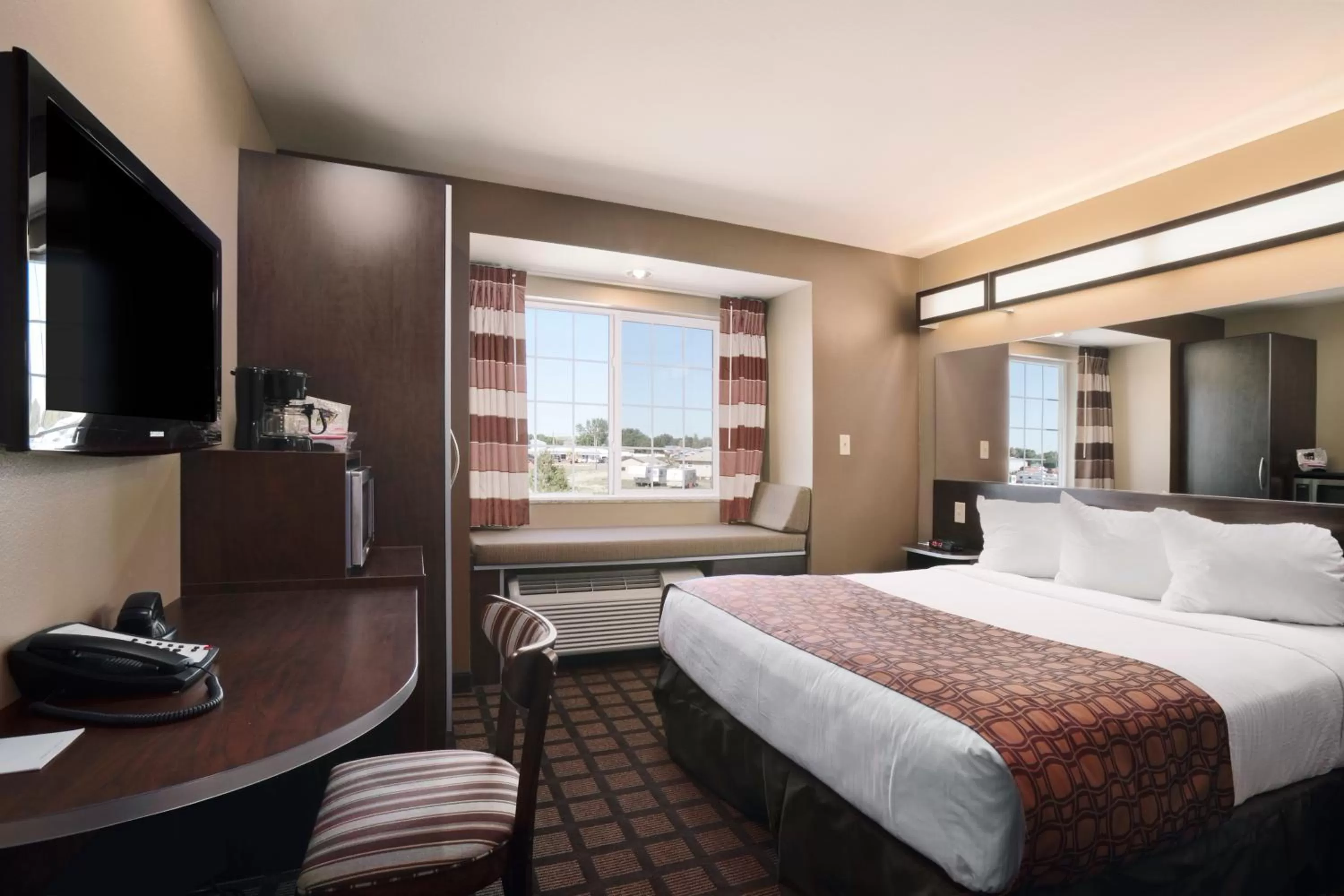 Photo of the whole room, Bed in Microtel Inn & Suites