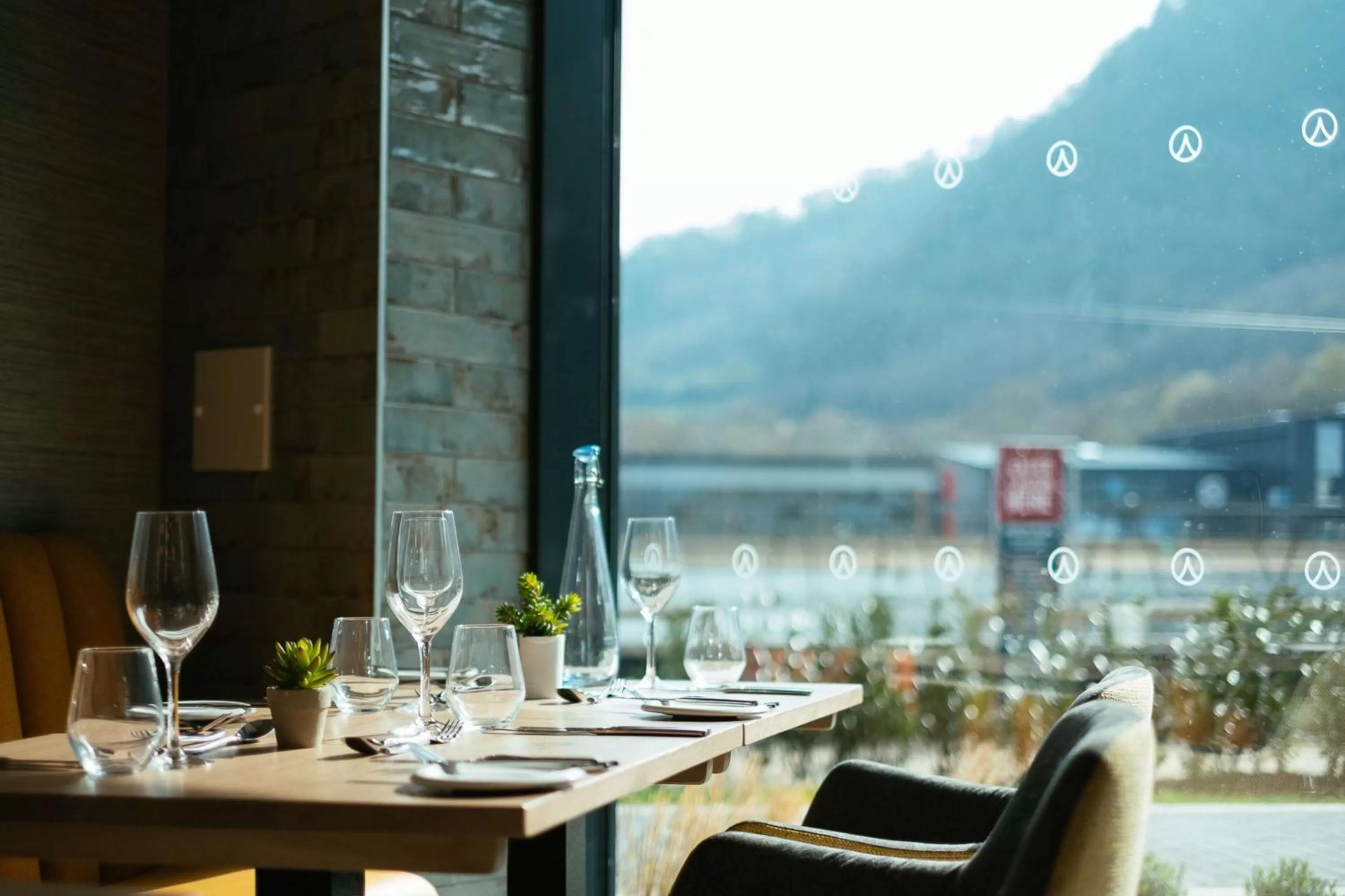 Restaurant/places to eat in Hilton Garden Inn Snowdonia