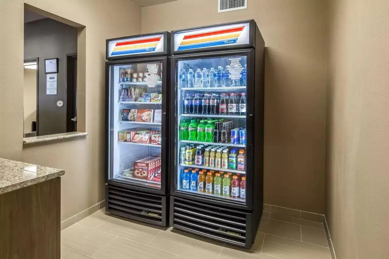 On-site shops in Suburban Studios Midland I-20