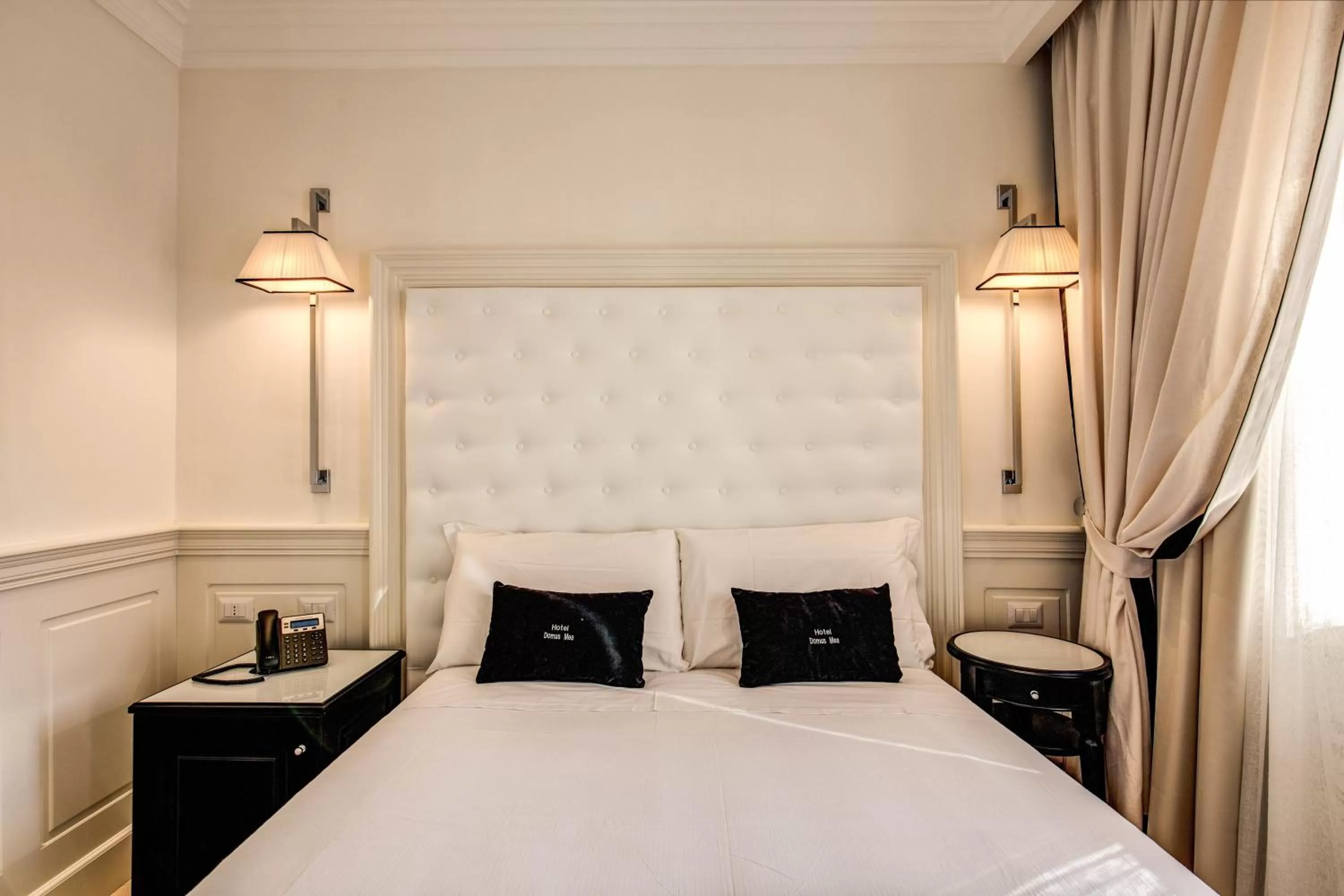 Photo of the whole room, Bed in Hotel Domus Mea