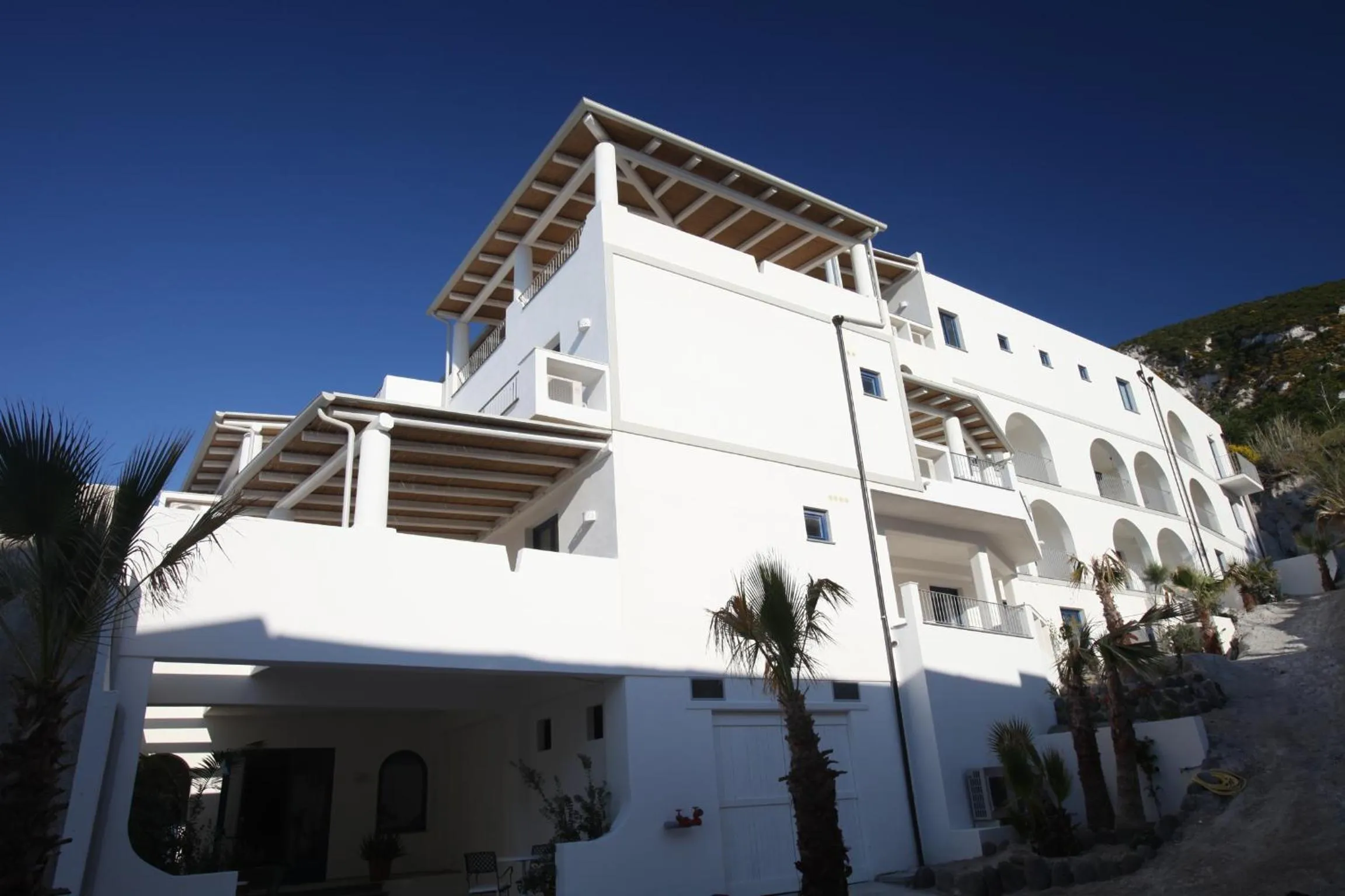 Facade/entrance in Hotel Cutimare - Aeolian Charme