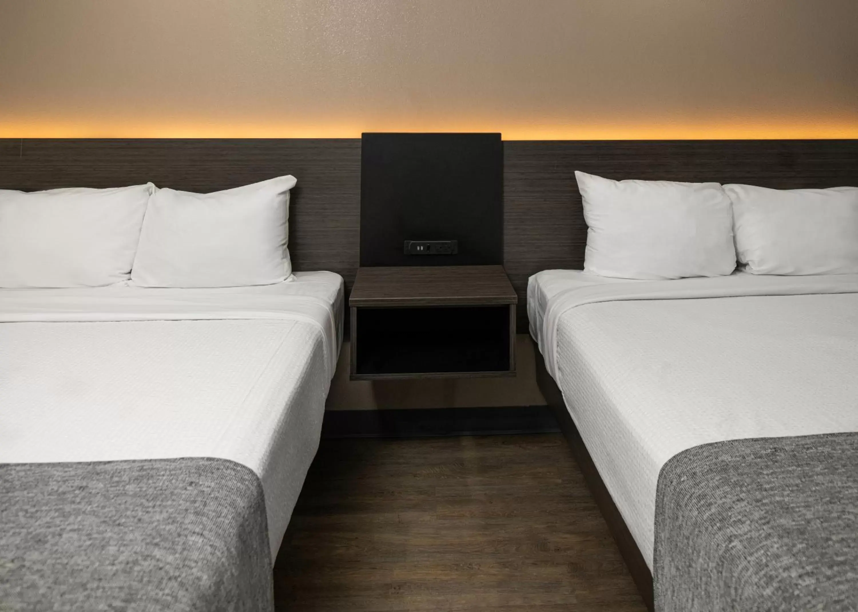 Queen Room with Two Queen Beds in Route 66 Motel Queen Room with Two Queen Beds in Route 66 Motel