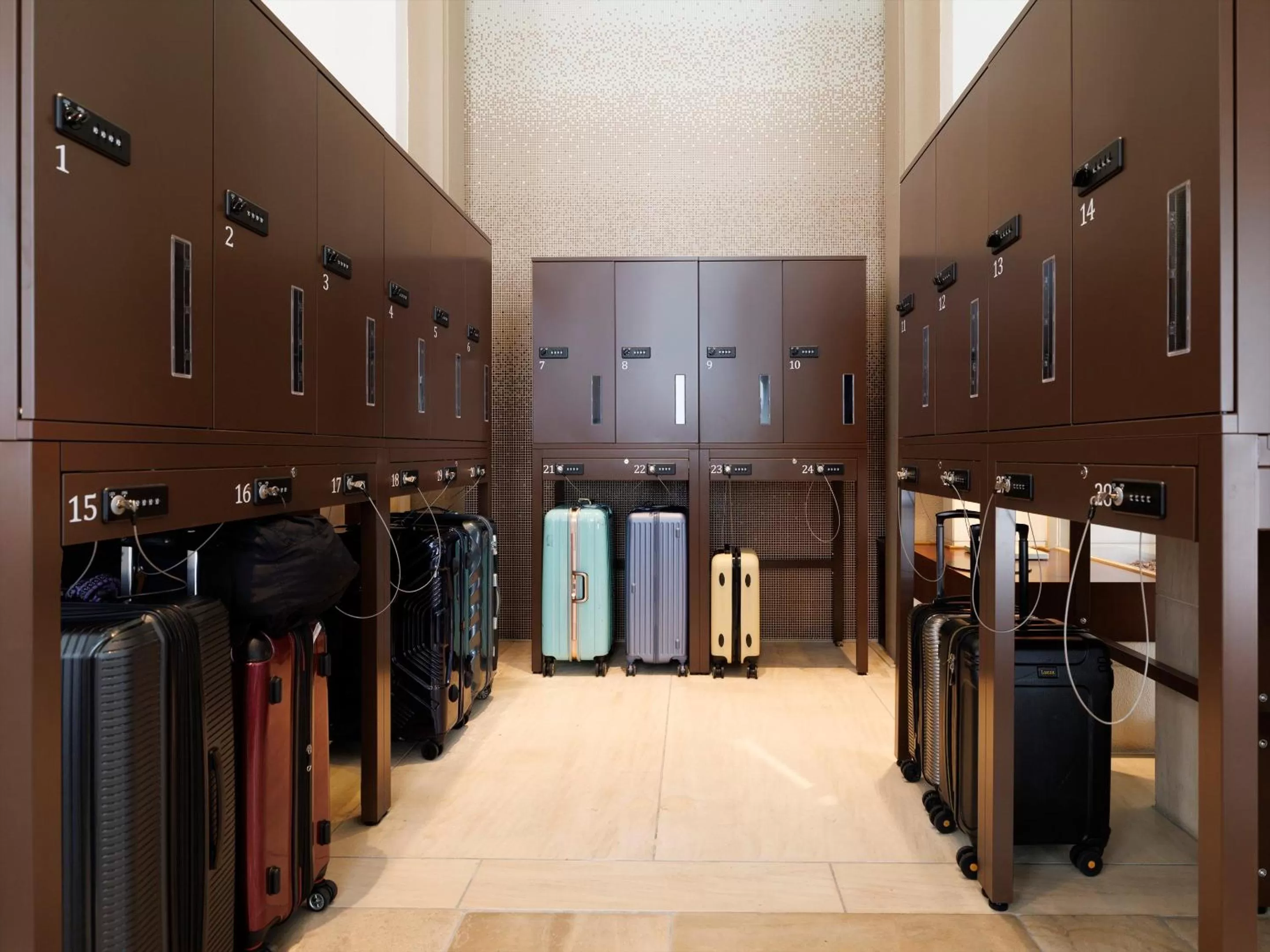 microwave in JR Kyushu Hotel Blossom Fukuoka