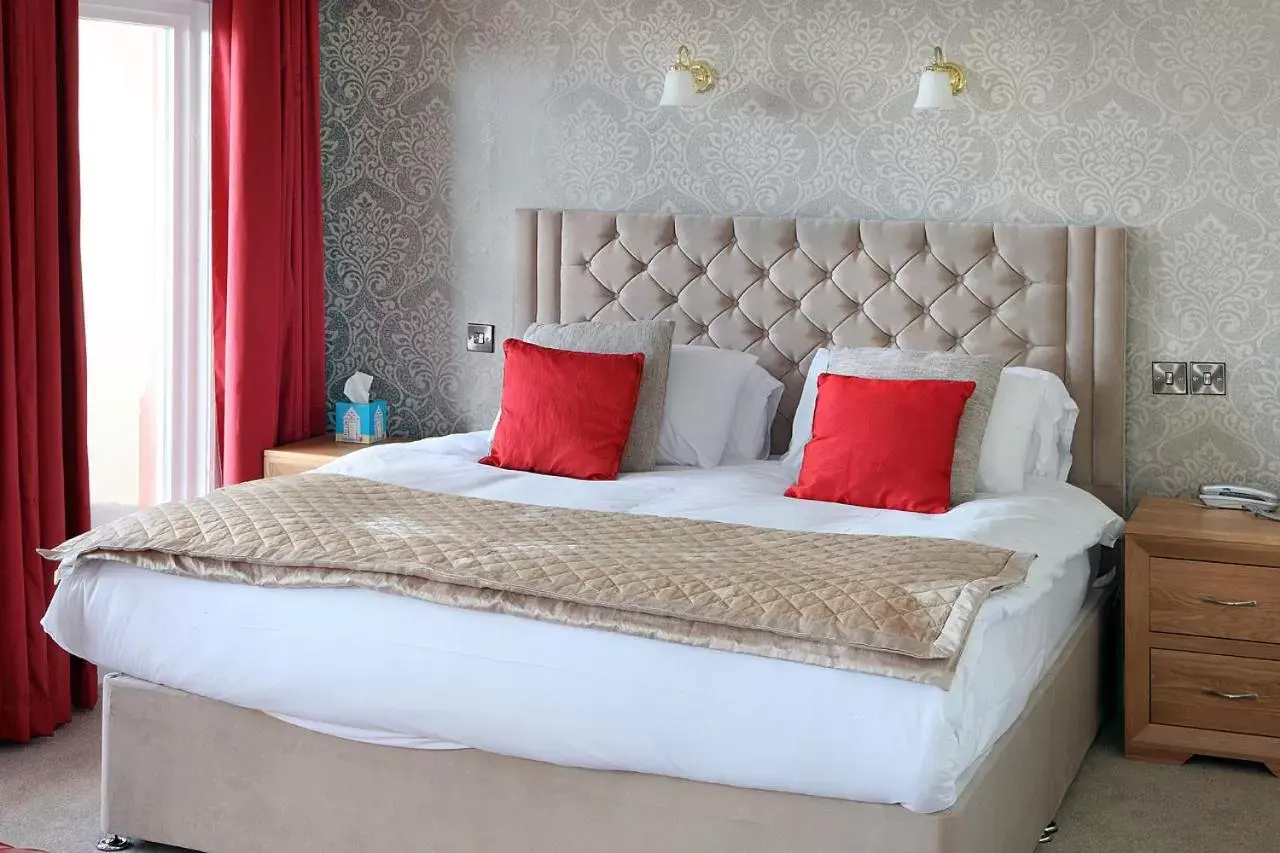 Suite - single occupancy in The Marine Hotel Suite - single occupancy in The Marine Hotel