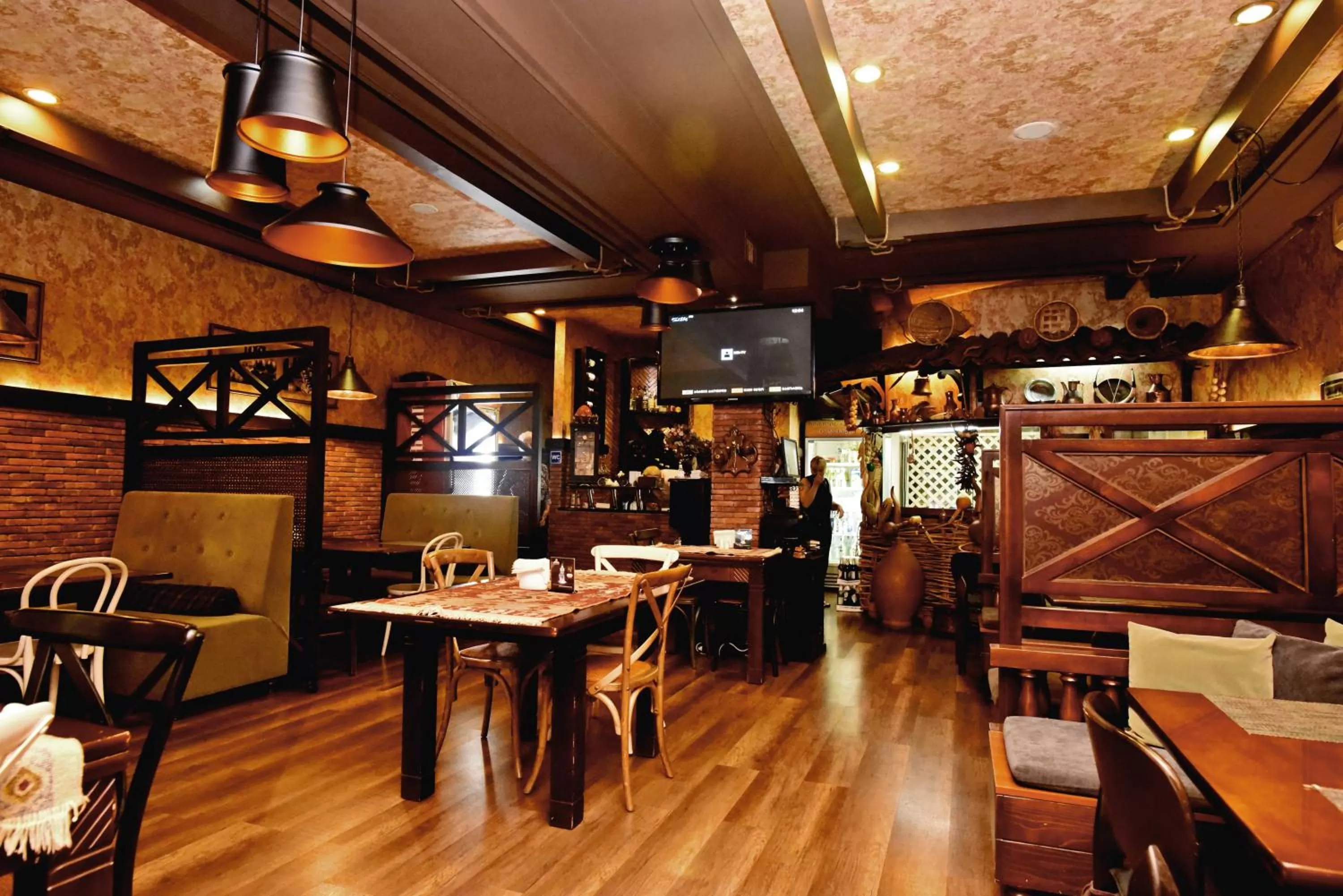 Restaurant/Places to Eat in Antika Hotel