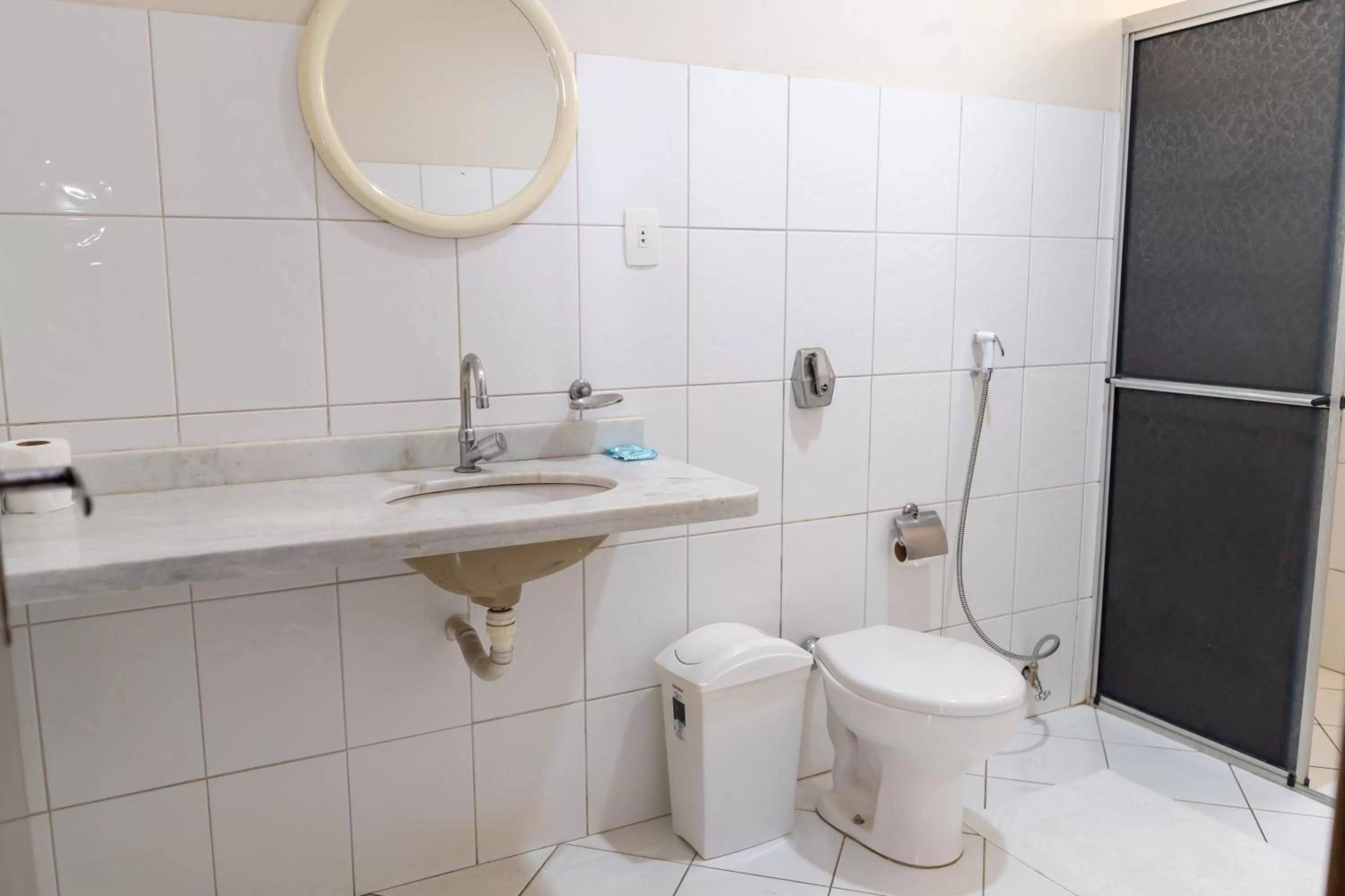 Bathroom in Bandeirantes Hotel