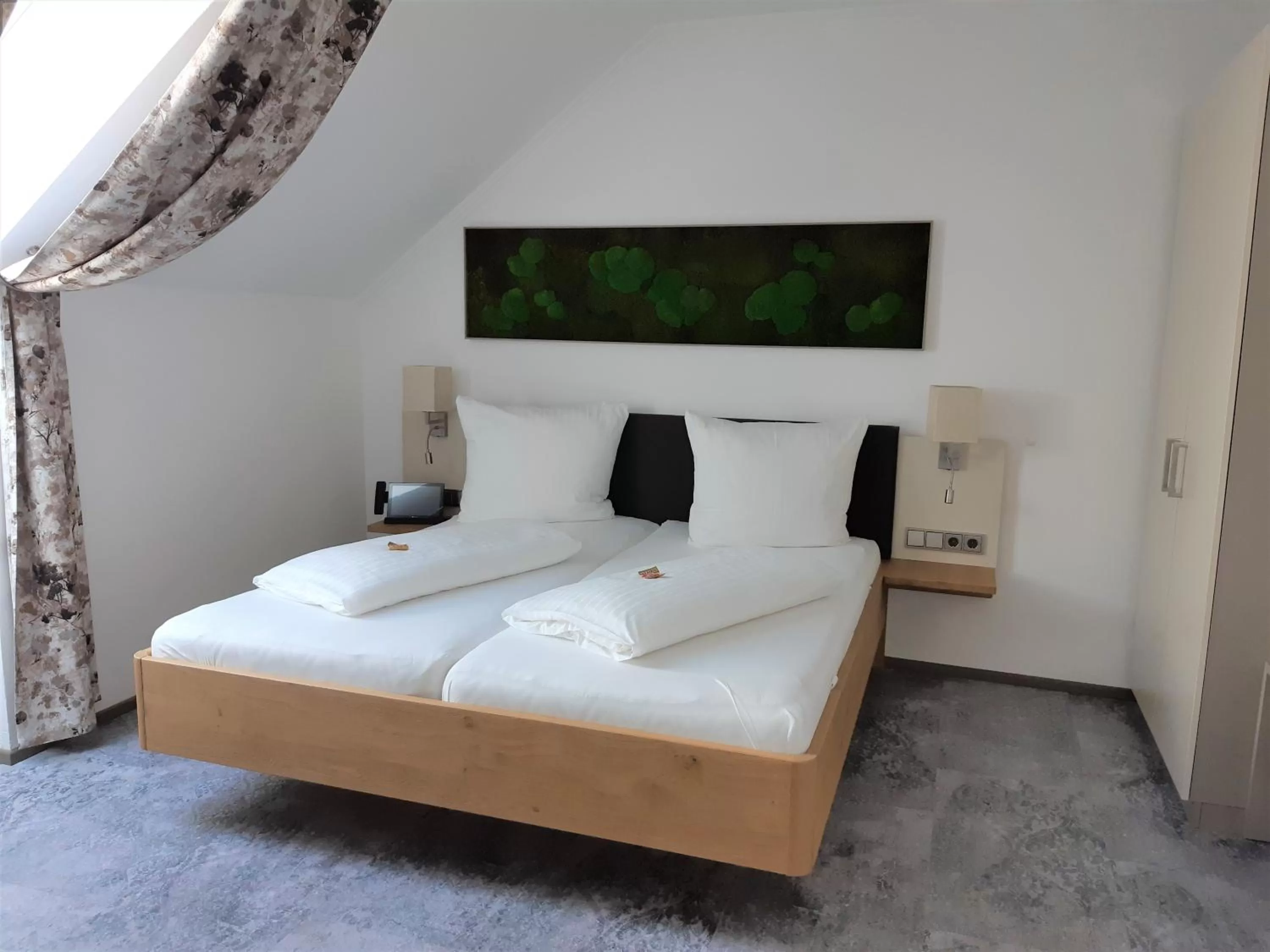 Photo of the whole room, Bed in Hotel Kongress