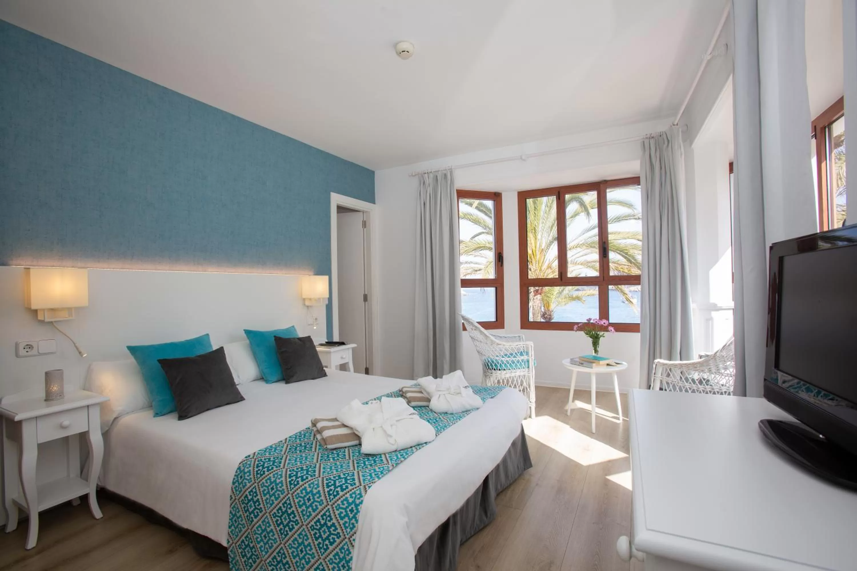 Sea view, Bed in Hotel Marina