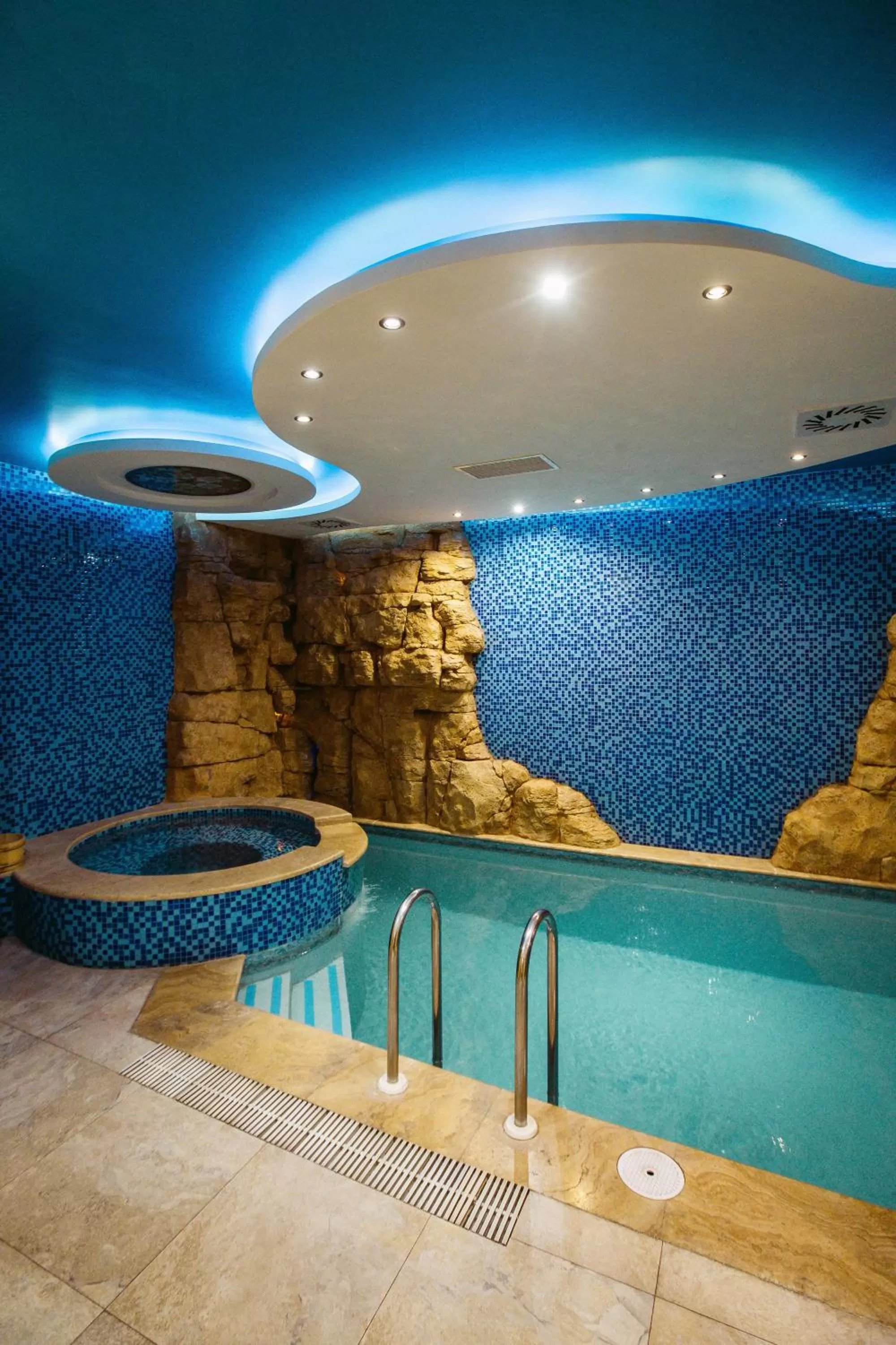 Swimming pool in Spa Hotel Grace Forum