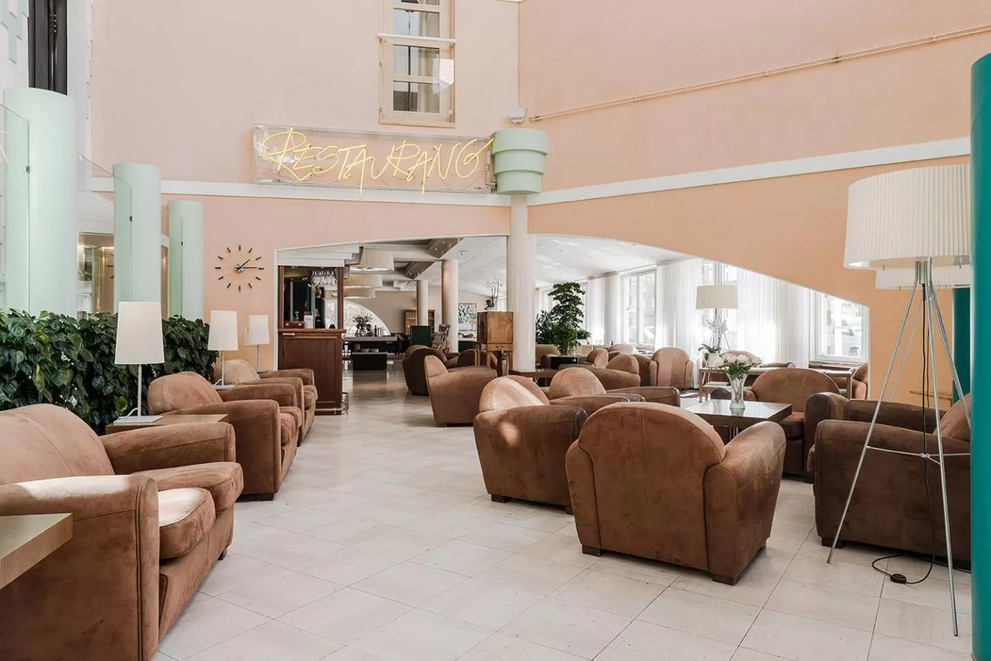 Restaurant/places to eat in Memory Hotel