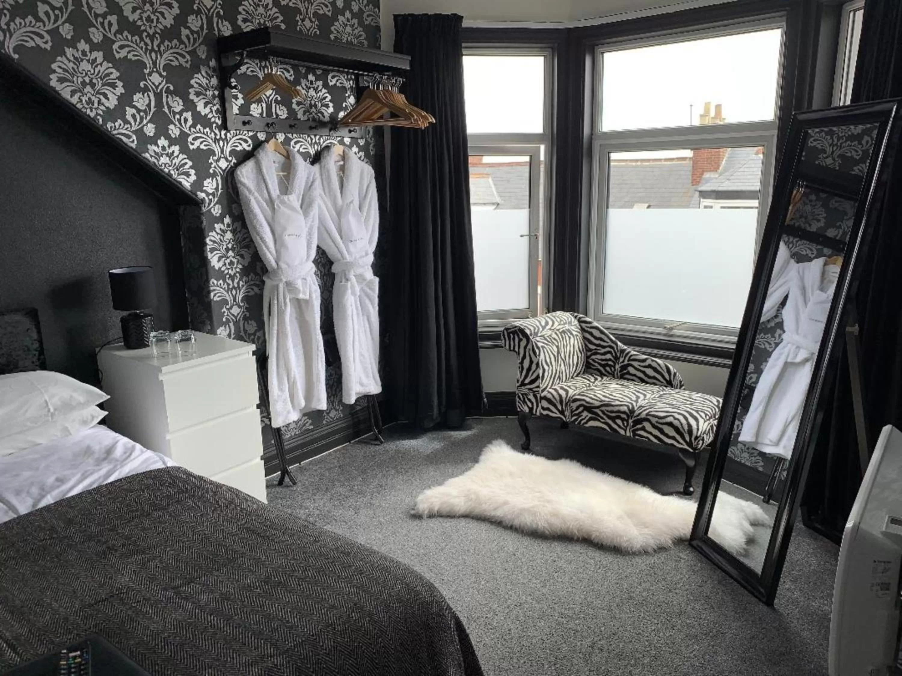 Bedroom, Bed in Kingsmere Guest House