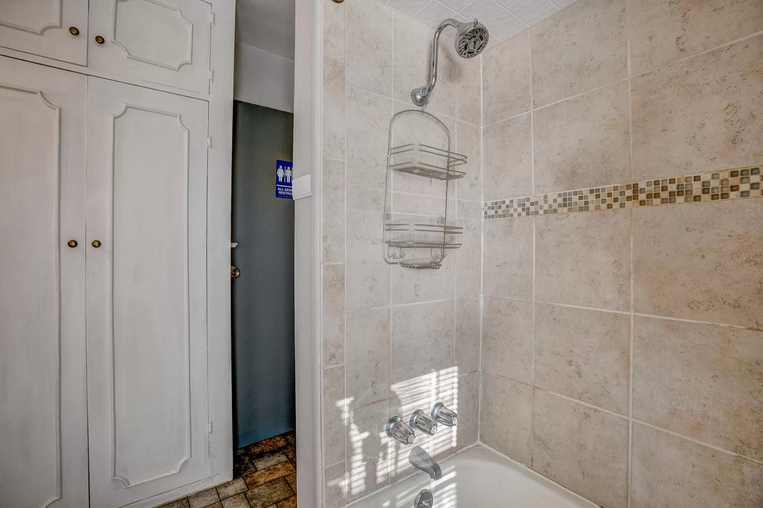 Bath, Bathroom in The Oasis on Eisenhower