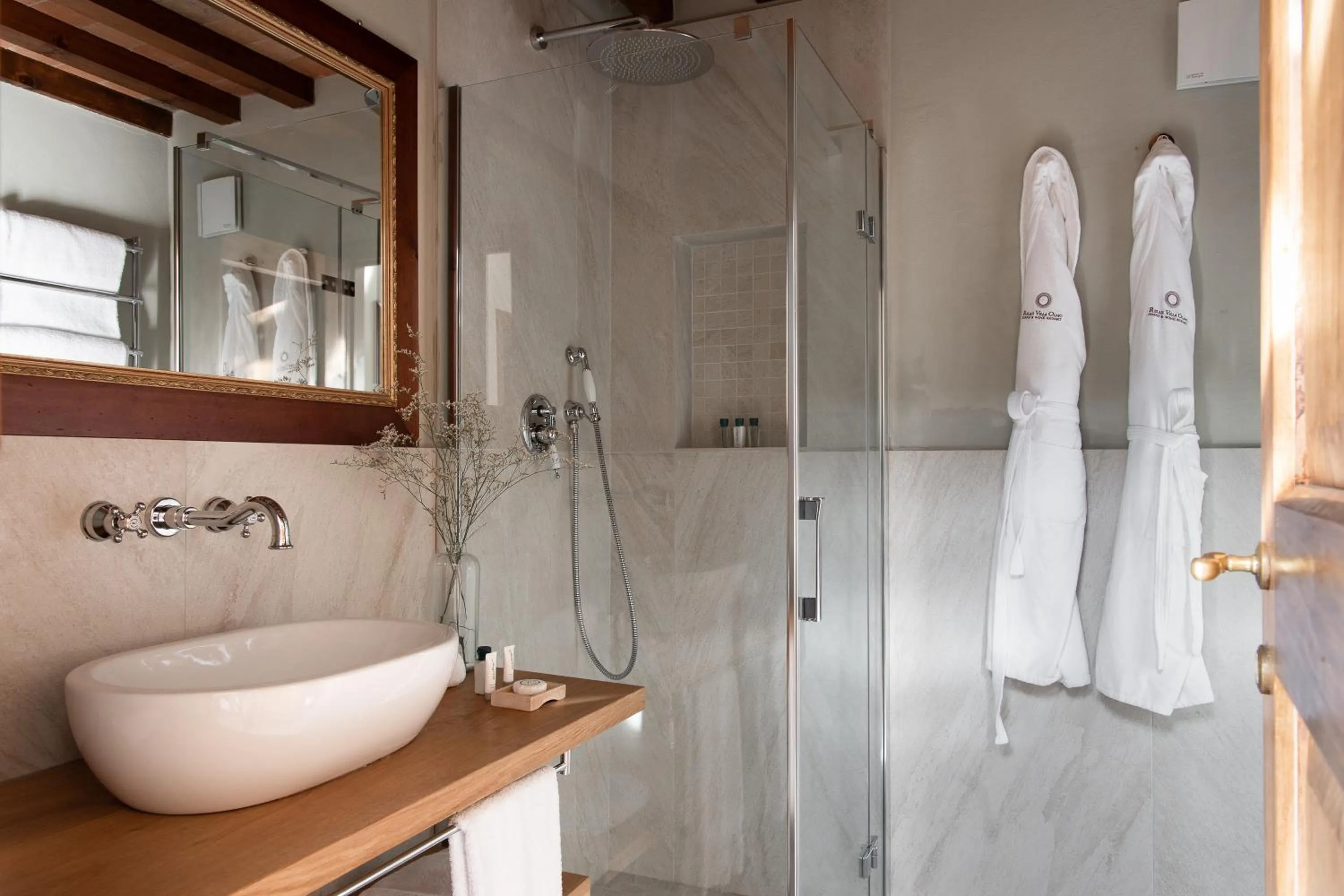 Shower in Relais Villa Olmo - Place of Charme