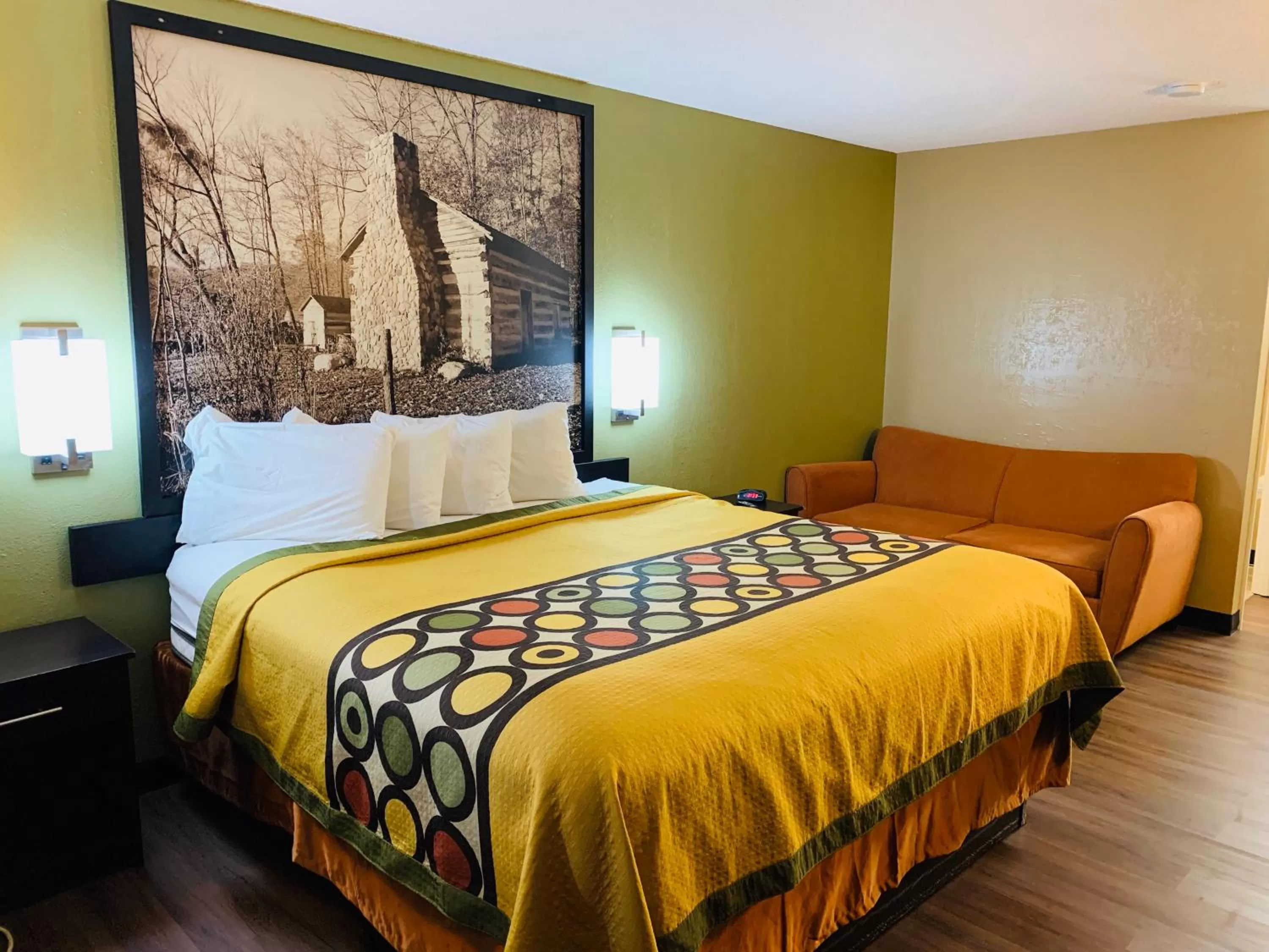 Bed in Super 8 by Wyndham Cincinnati-Springdale OH