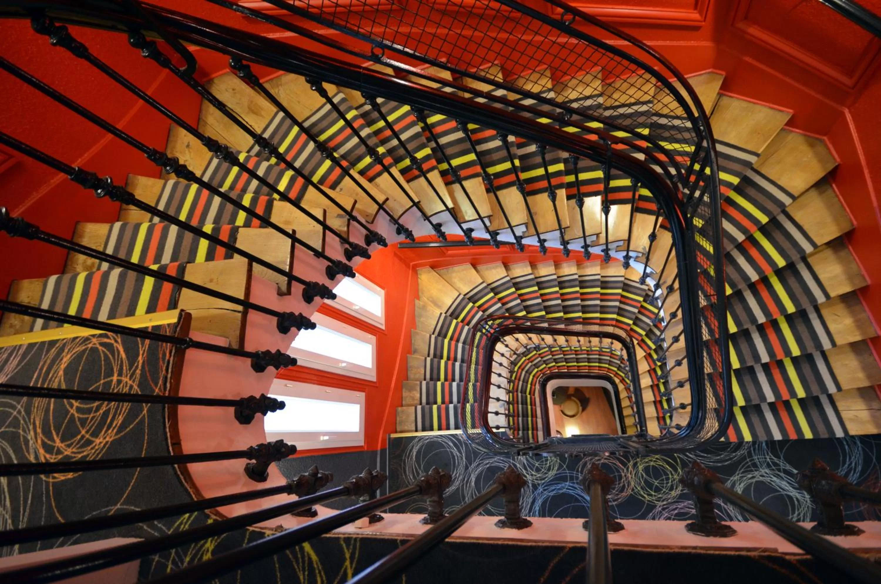 Lobby or reception in Best Western Dijon Centre Gare
