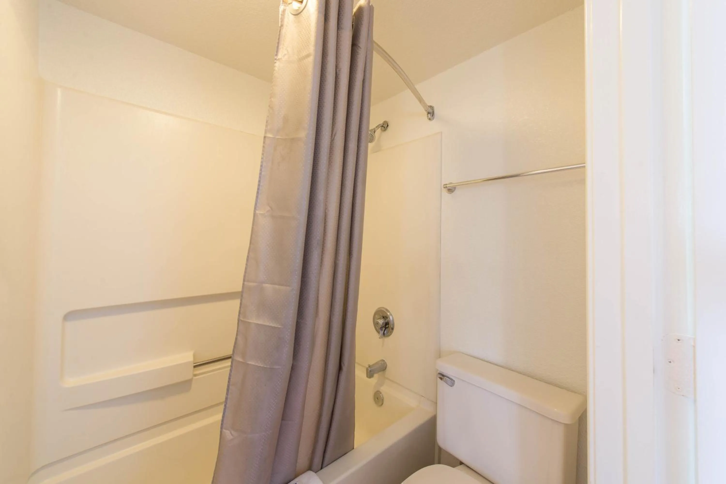 Shower in Motel 6-Norfolk, VA