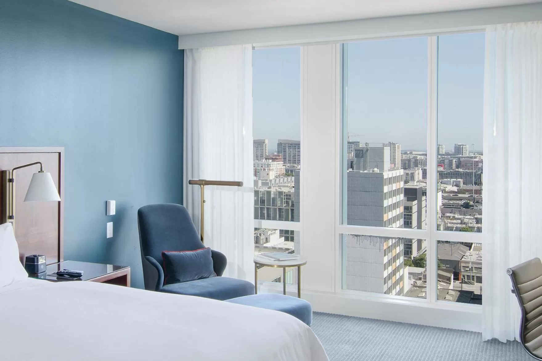 View (from property/room), Bed in InterContinental San Francisco by IHG