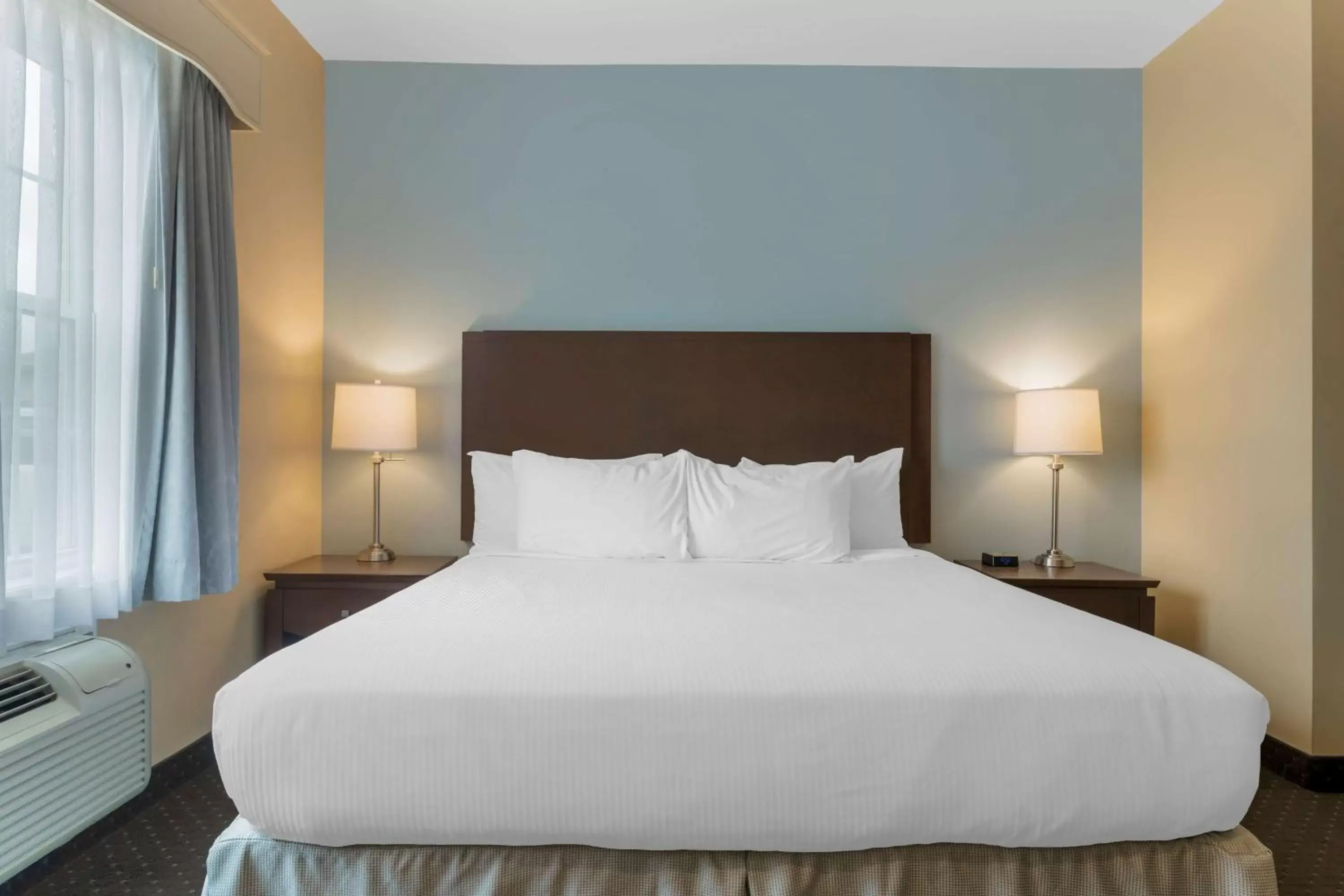 King Room with Sofa Bed in Best Western Plus Liverpool Hotel & Conference Centre King Room with Sofa Bed in Best Western Plus Liverpool Hotel & Conference Centre