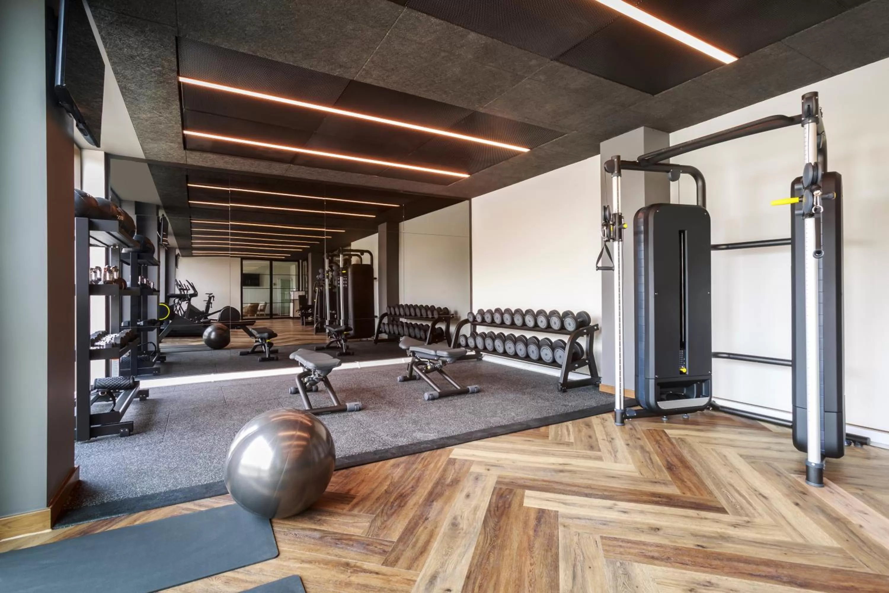 Photo of the whole room in Novotel Cambridge North