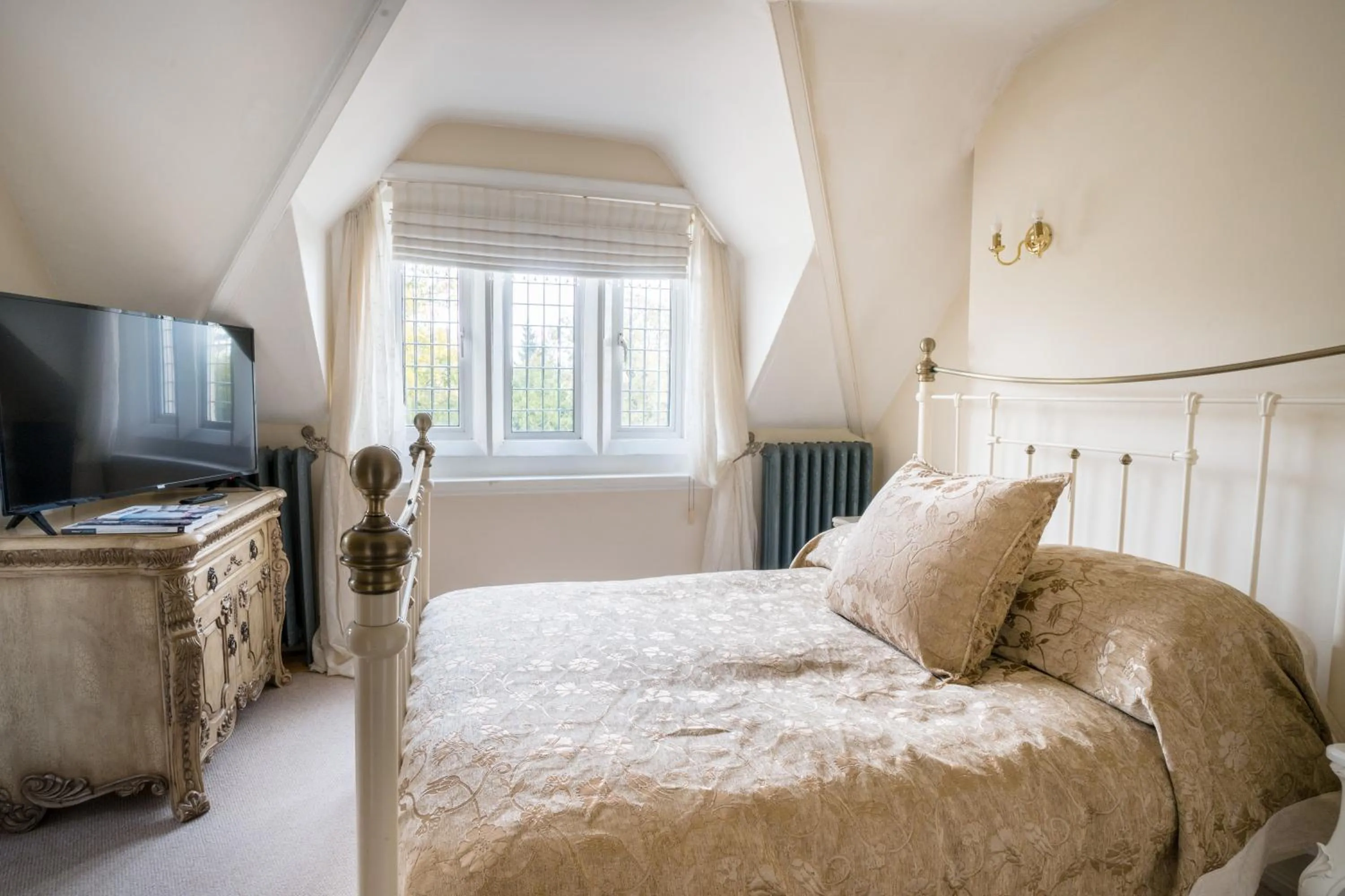 TV and multimedia in Berwick Lodge