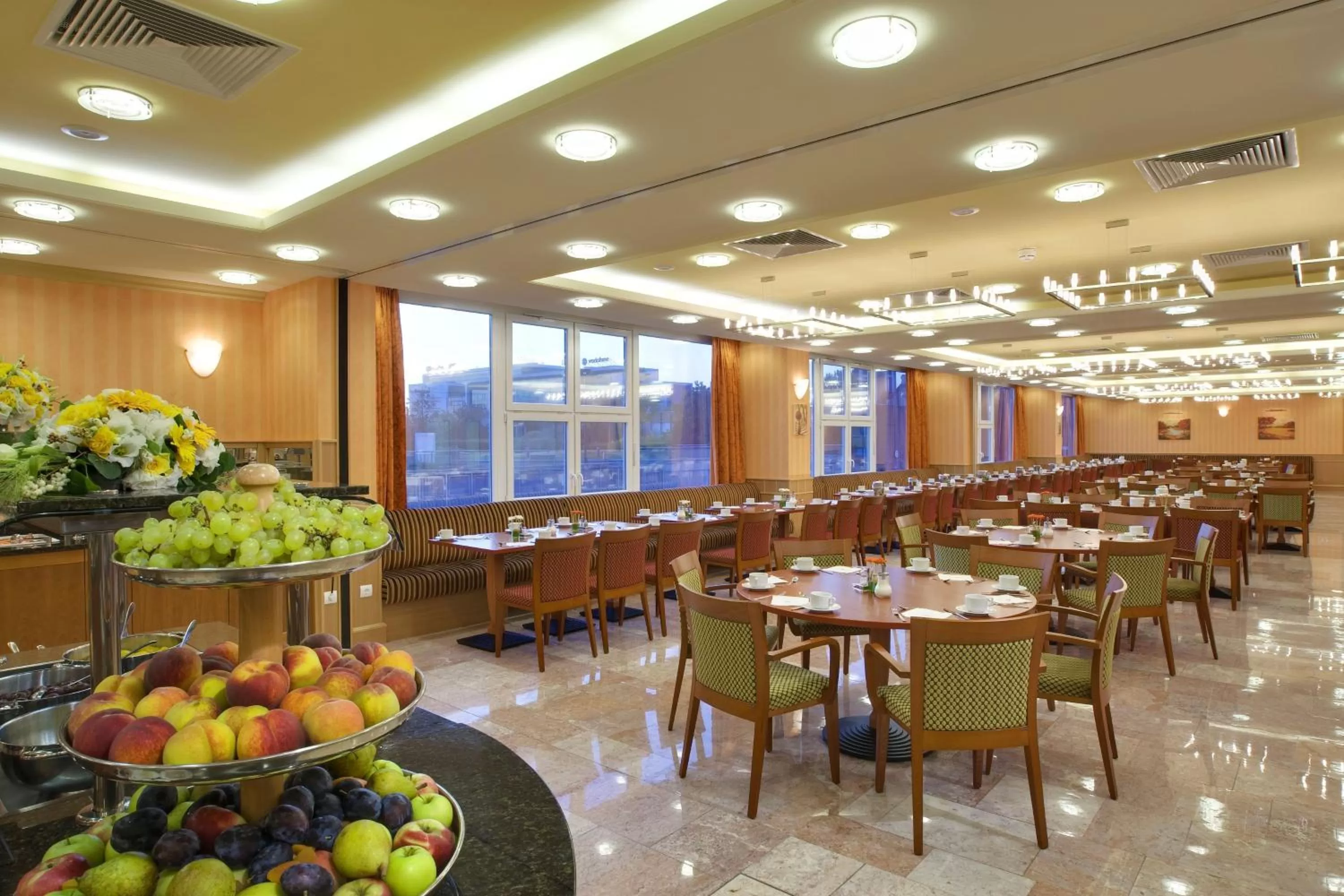 Restaurant/places to eat in Danubius Hotel Arena