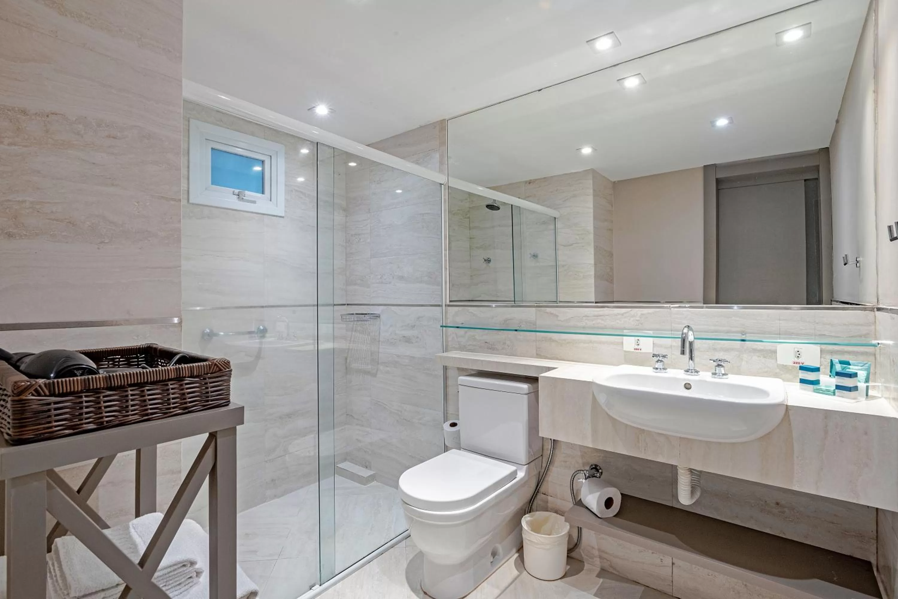 Toilet in Slaviero Baia Norte Florianópolis