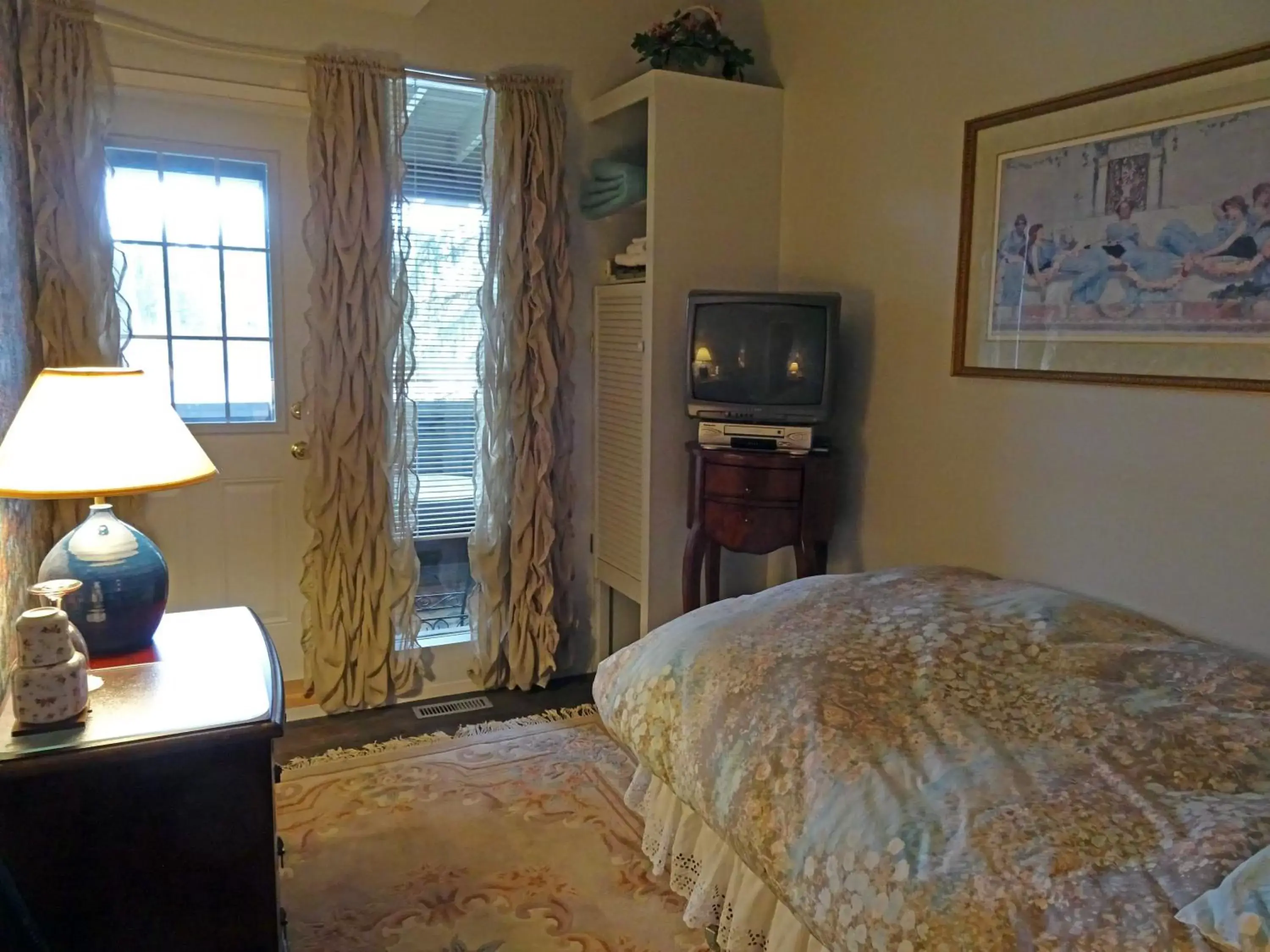 Single Room with Balcony - single occupancy in Eagle's Nest Resort Single Room with Balcony - single occupancy in Eagle's Nest Resort