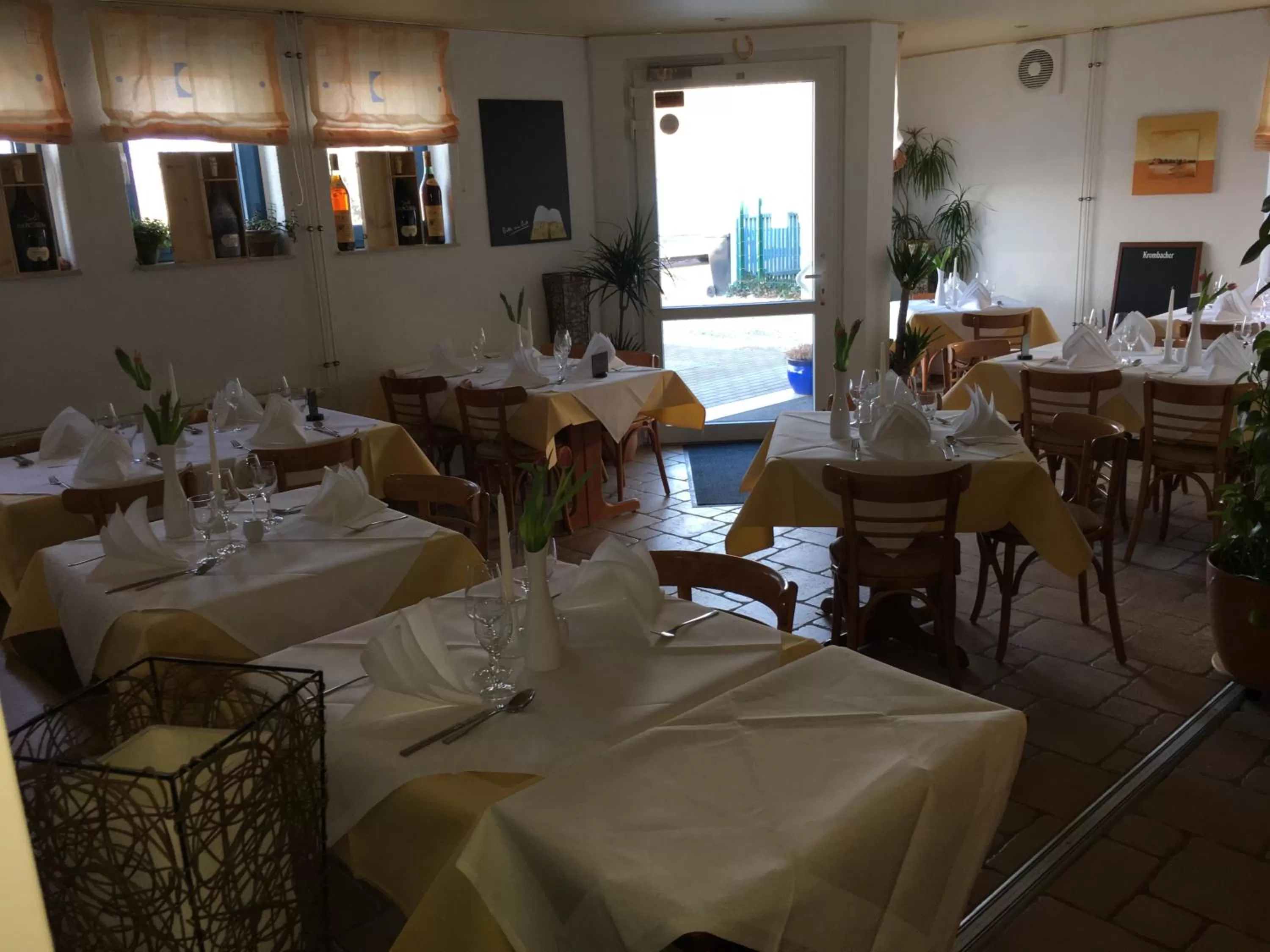 Meals, Restaurant/Places to Eat in Hotel Gästehaus Linden