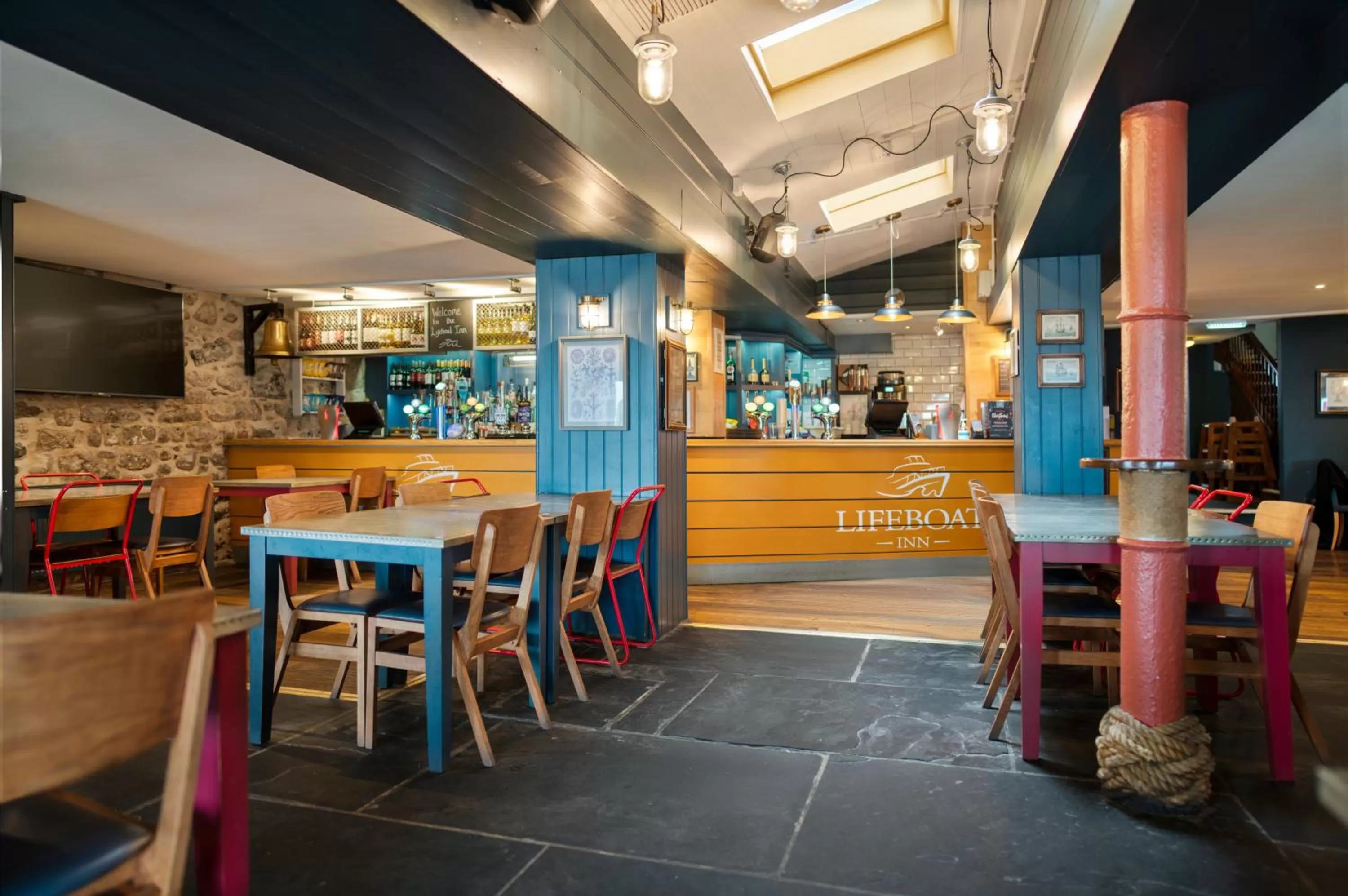 Restaurant/places to eat in Lifeboat Inn