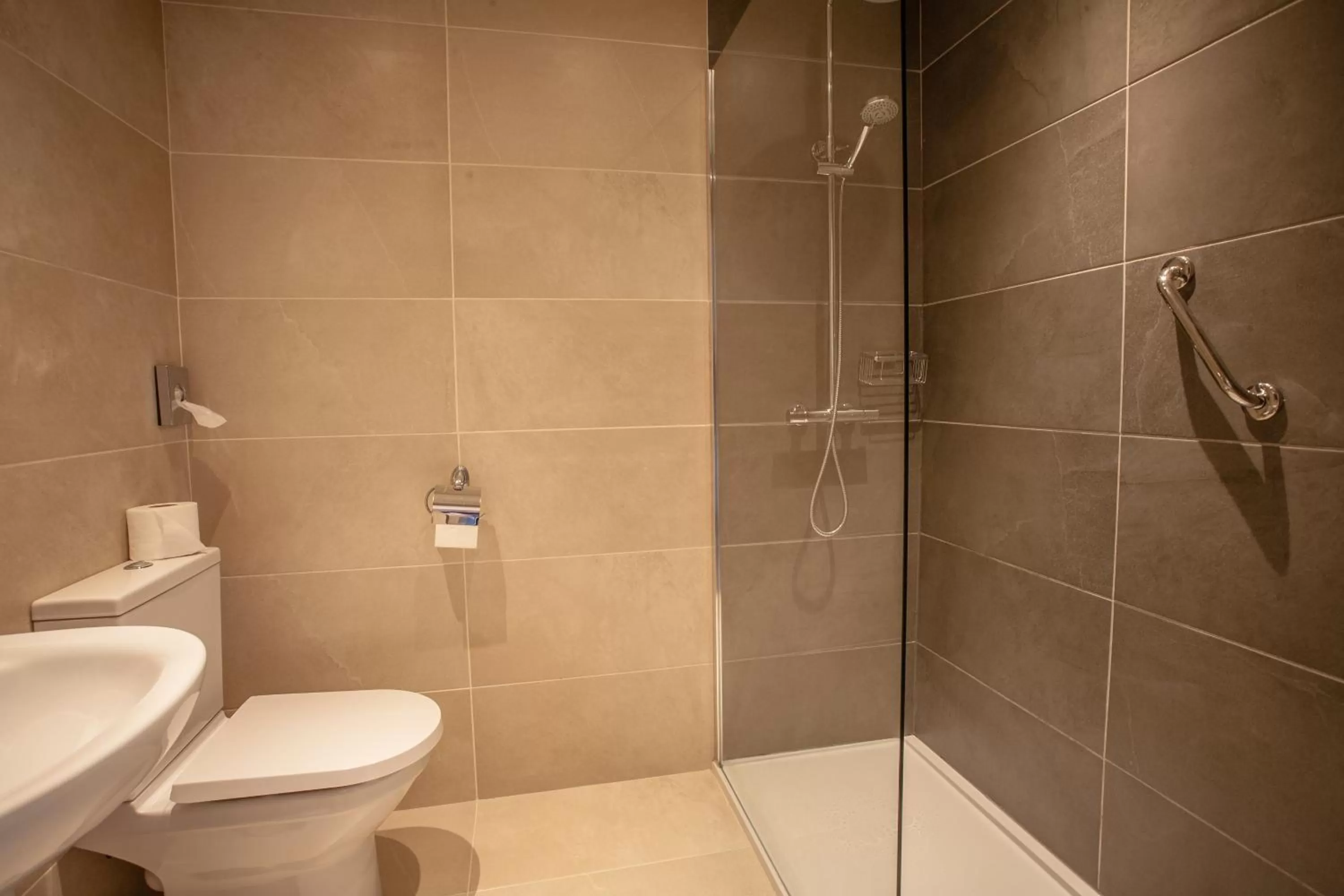 Bathroom in Glendower Hotel BW Signature Collection