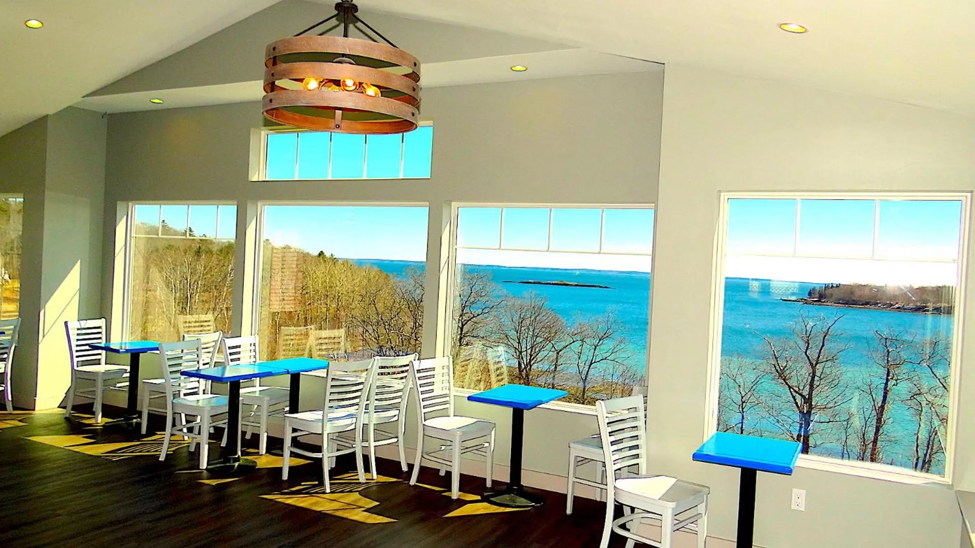 Breakfast in Ledges By the Bay