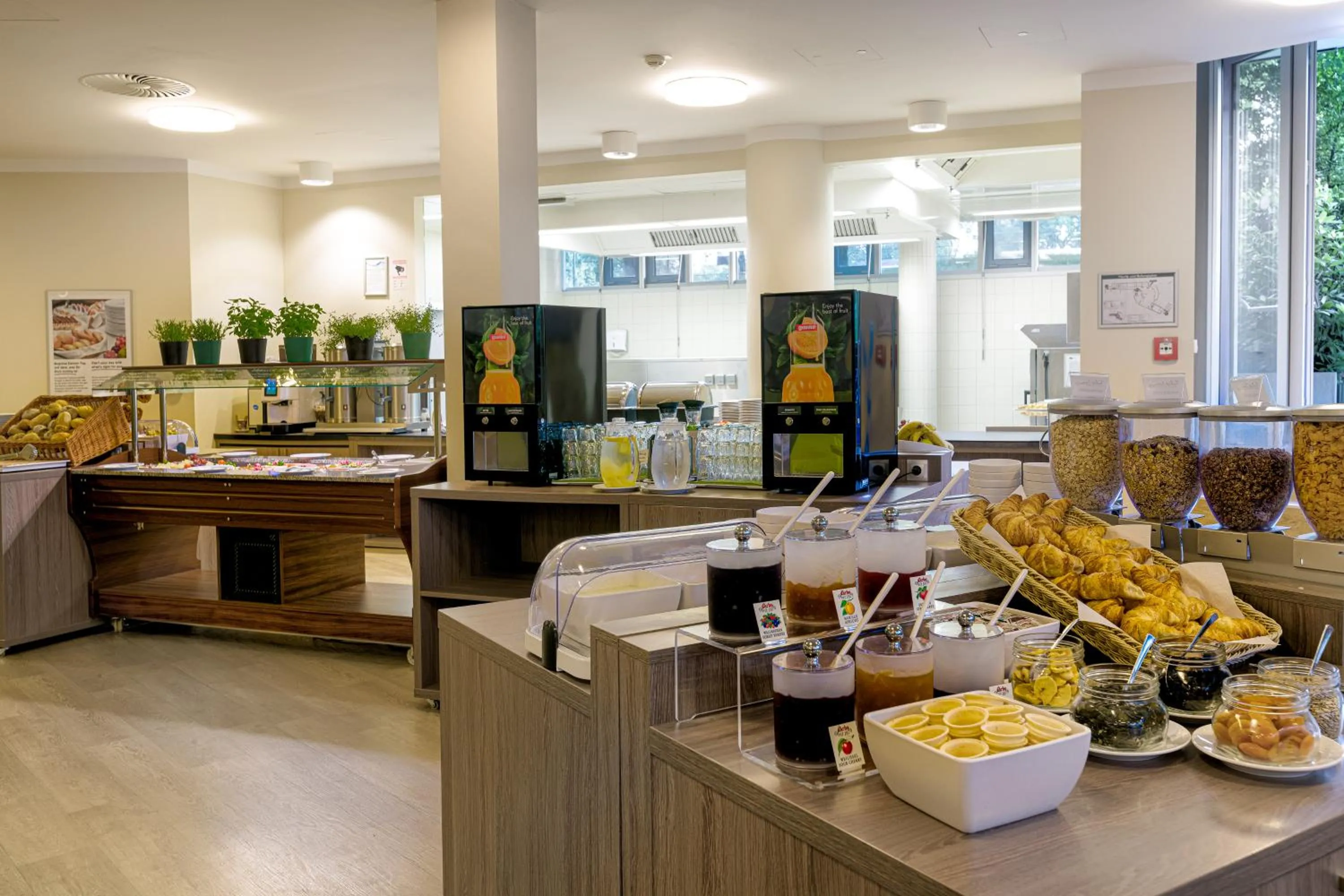 Buffet breakfast in Tulip Inn München Messe