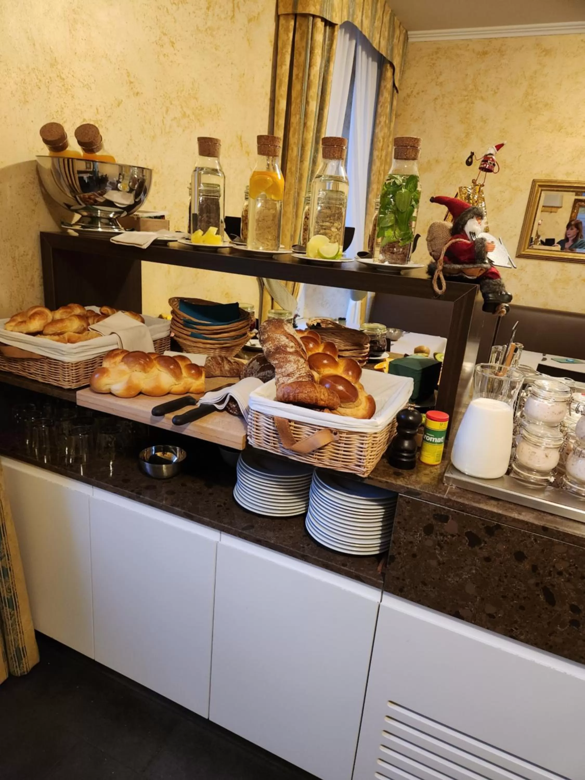 Food and drinks in Hotel Millennium