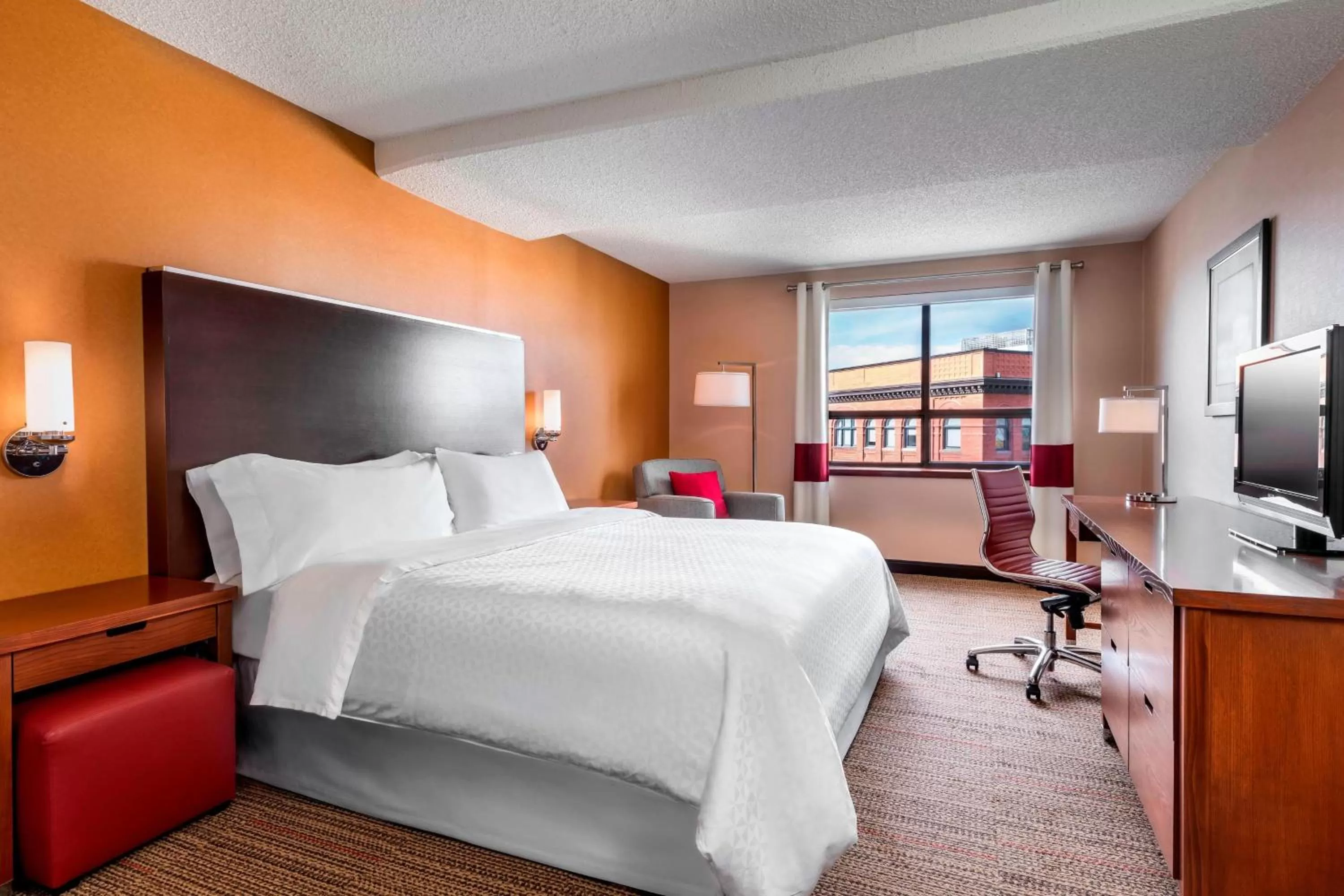 Standard King Room in Kingston Marriott Hotel