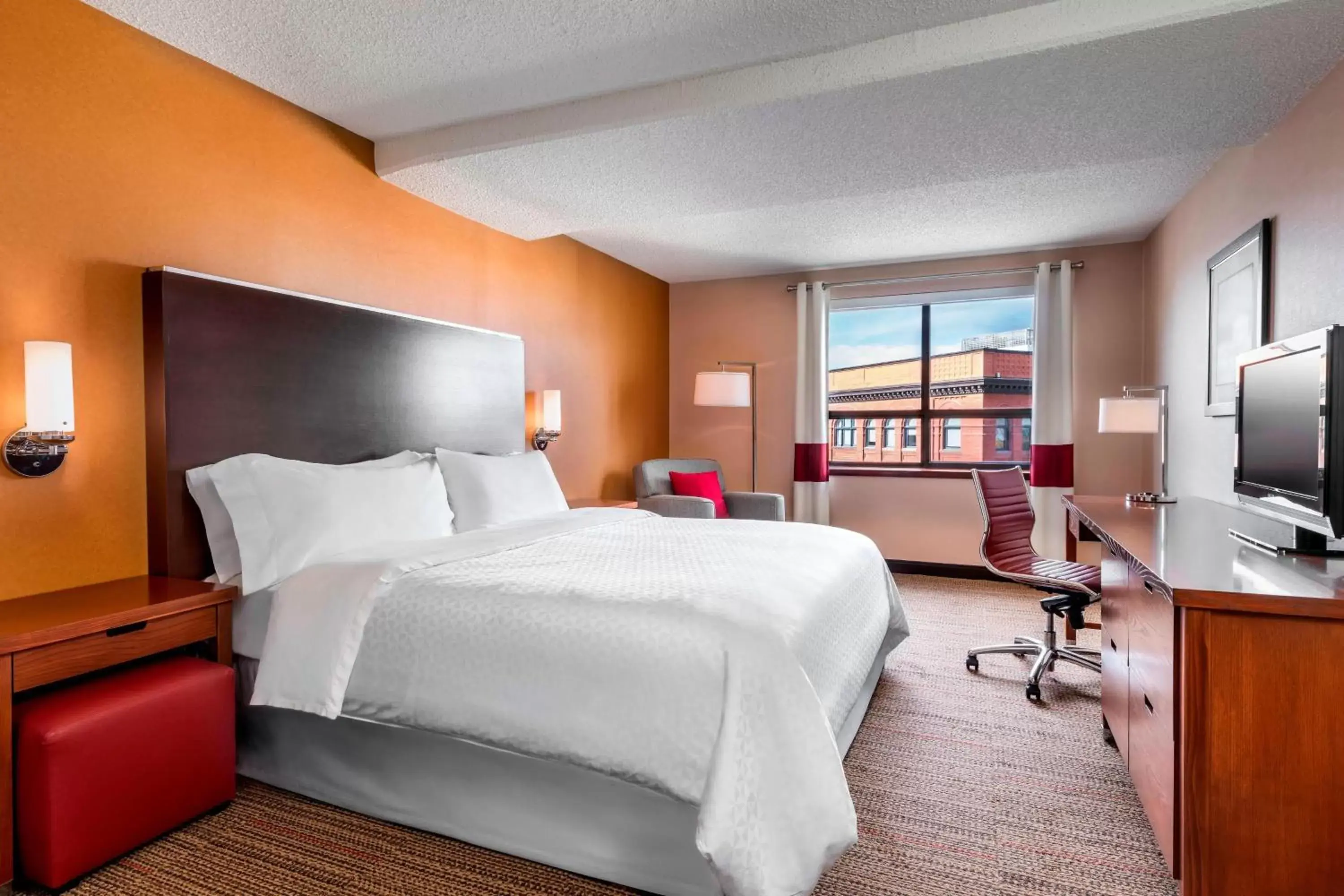 Standard King Room in Kingston Marriott Hotel Standard King Room in Kingston Marriott Hotel