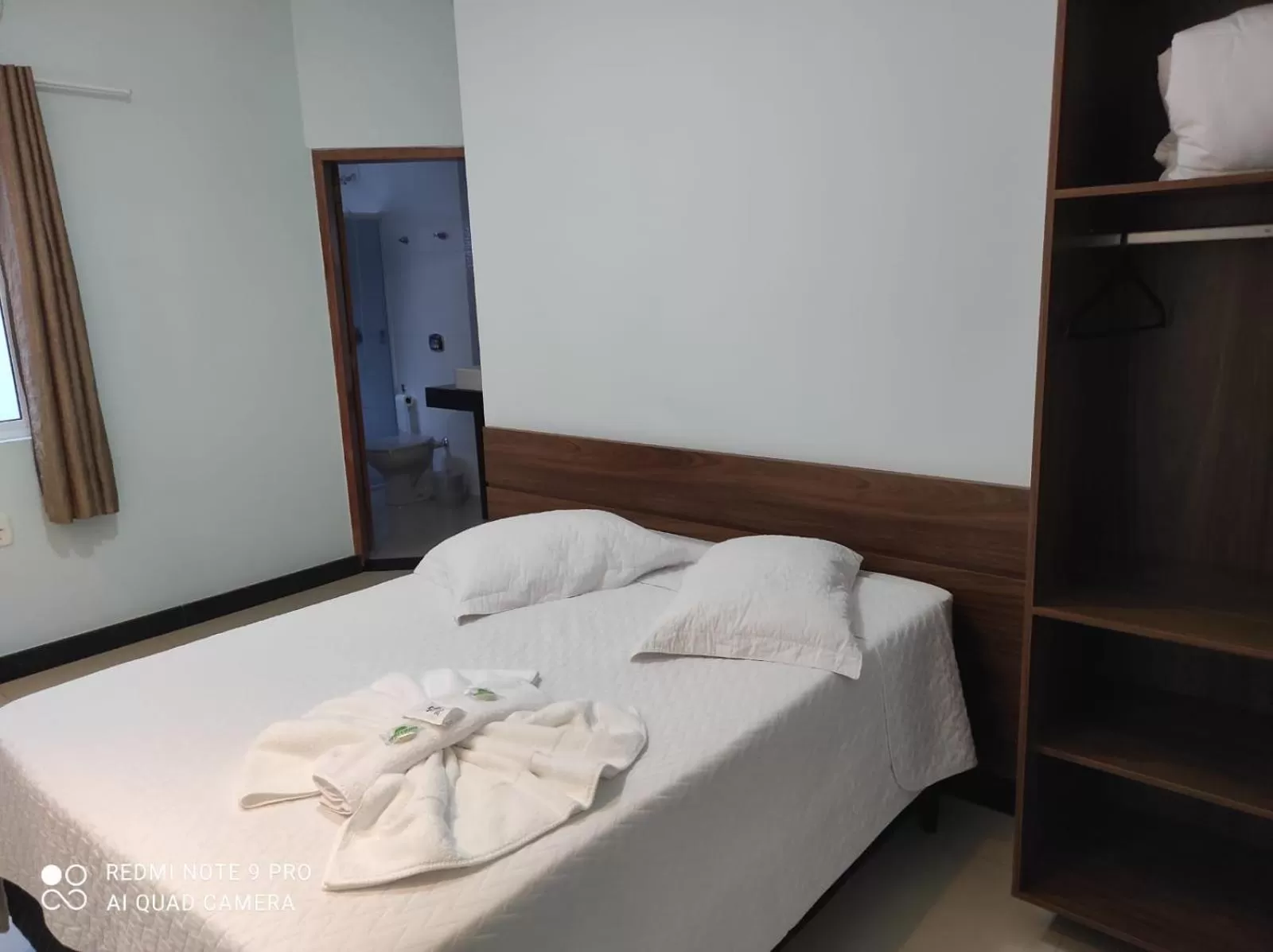 Bedroom, Bed in Hotel Serrano