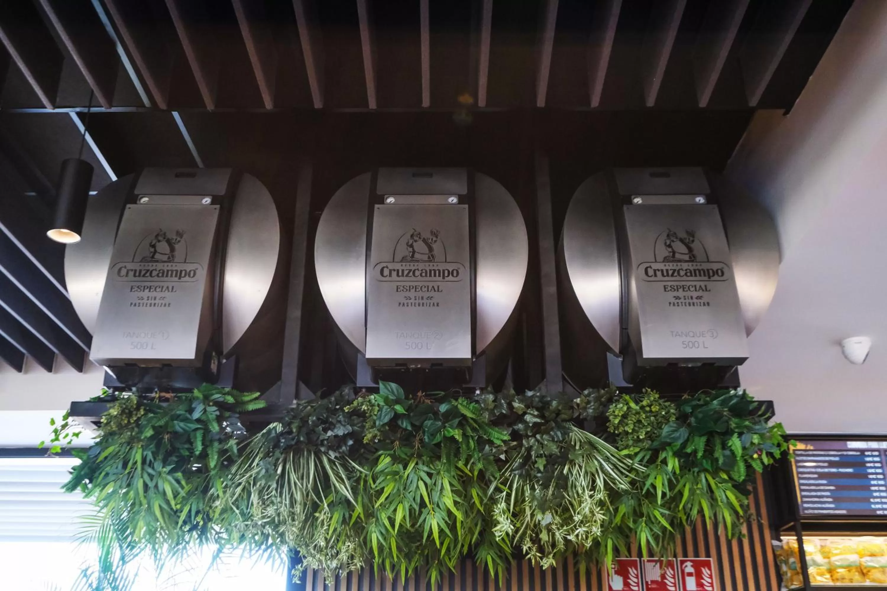 Restaurant/places to eat in LD Sevilla