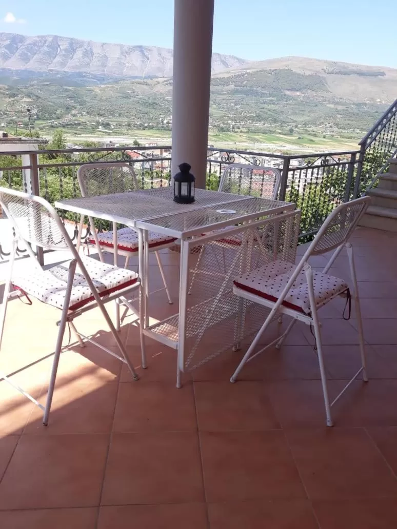 Patio, Balcony/Terrace in Guesthouse Villa Rosa Berat