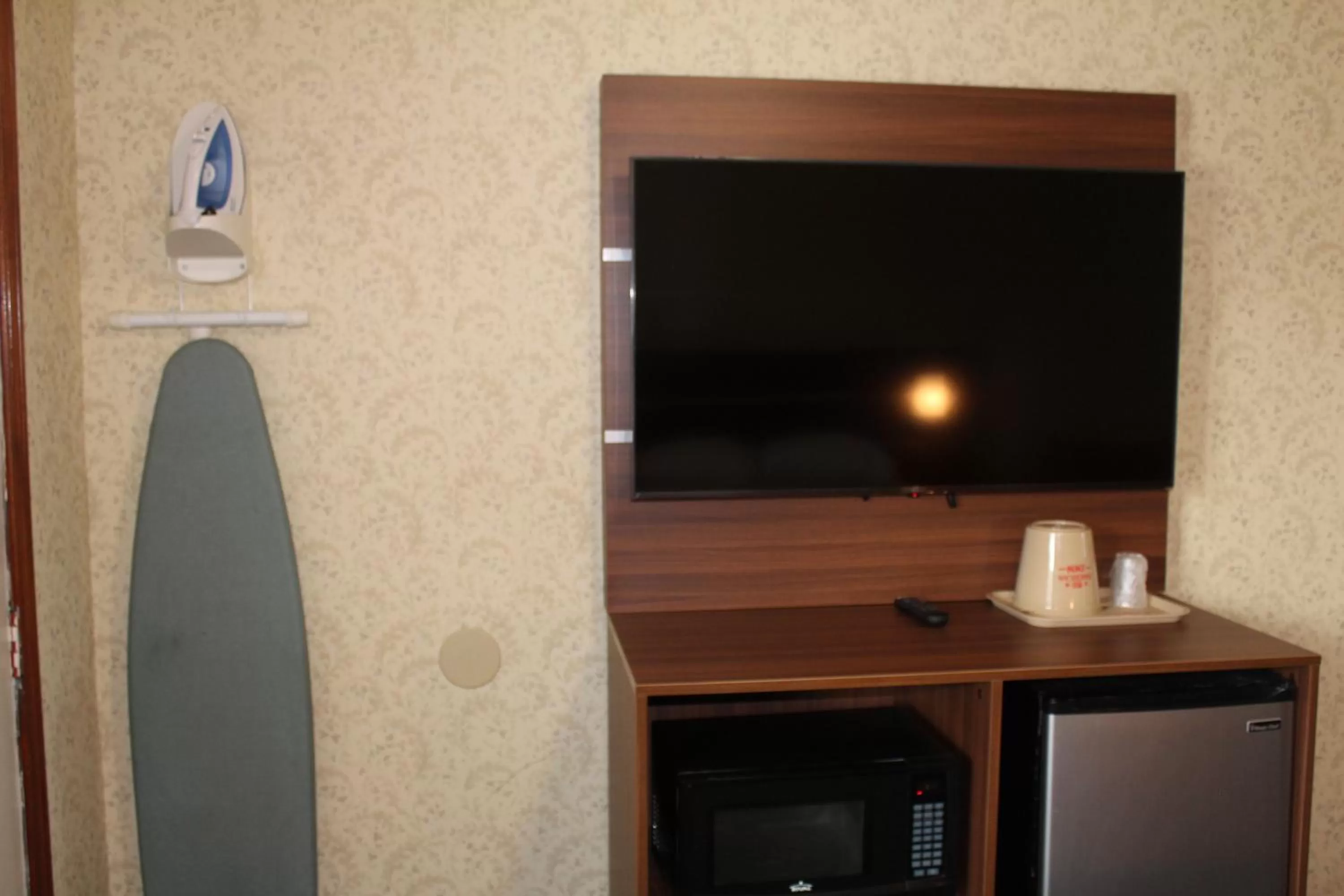 TV and multimedia in American Inn