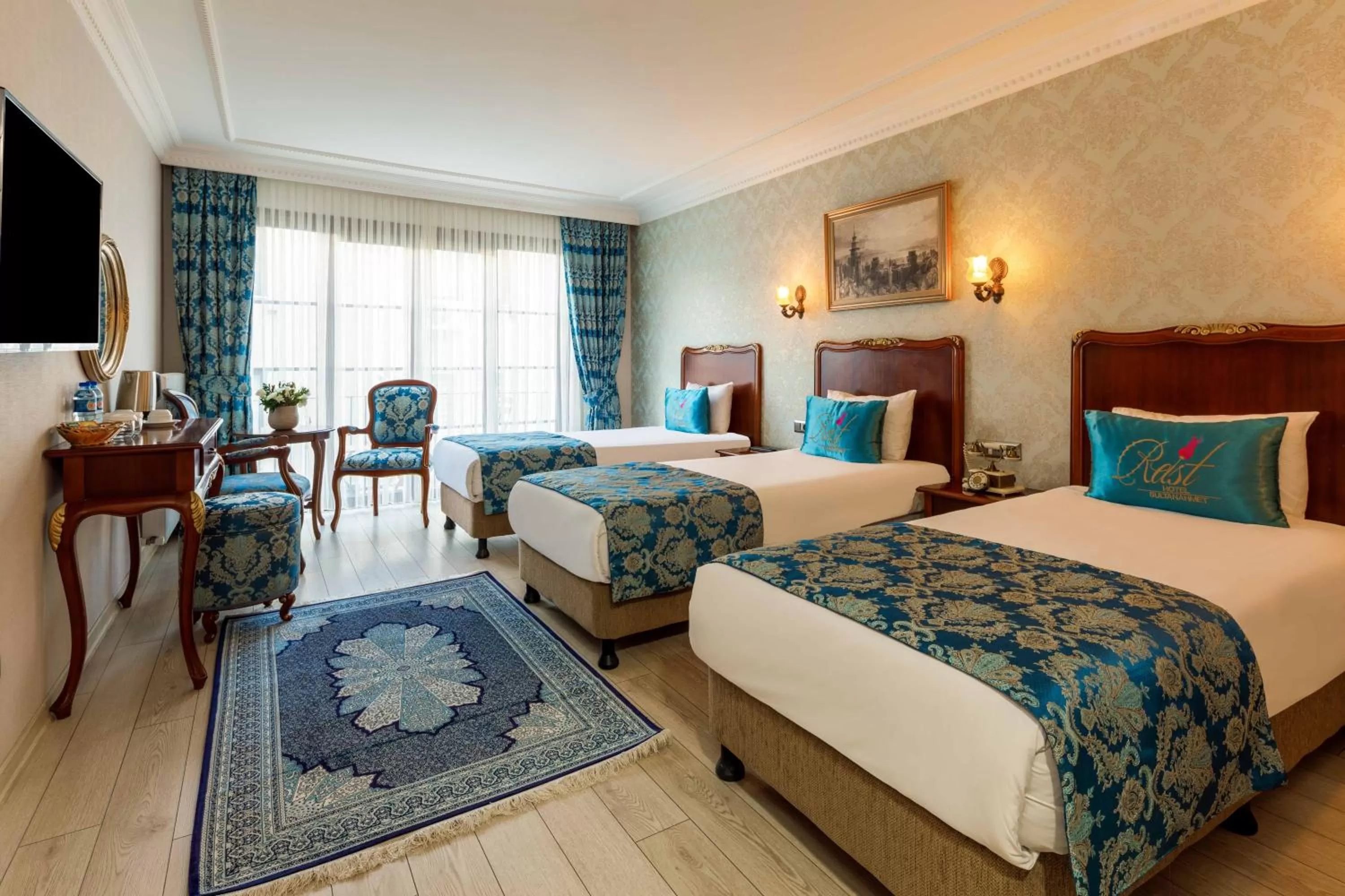 Photo of the whole room, Bed in Rast Hotel Sultanahmet