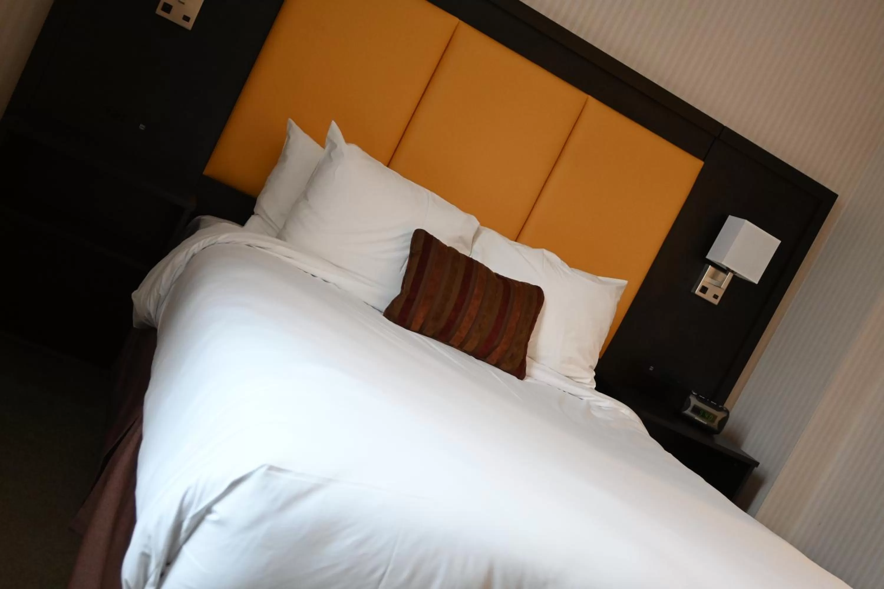 Bed in The Gananoque Inn