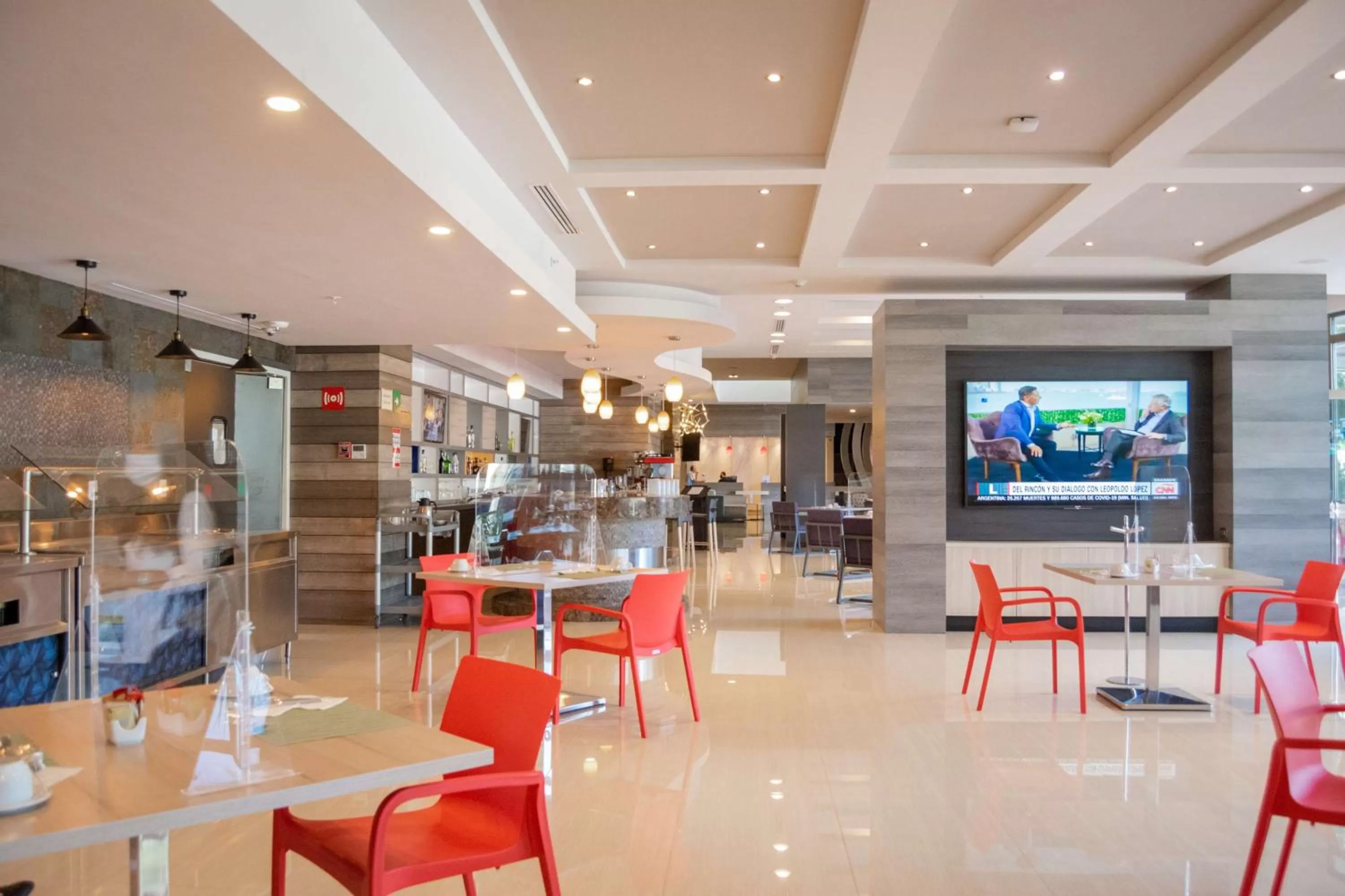 Restaurant/places to eat in Hilton Garden Inn Leon Poliforum