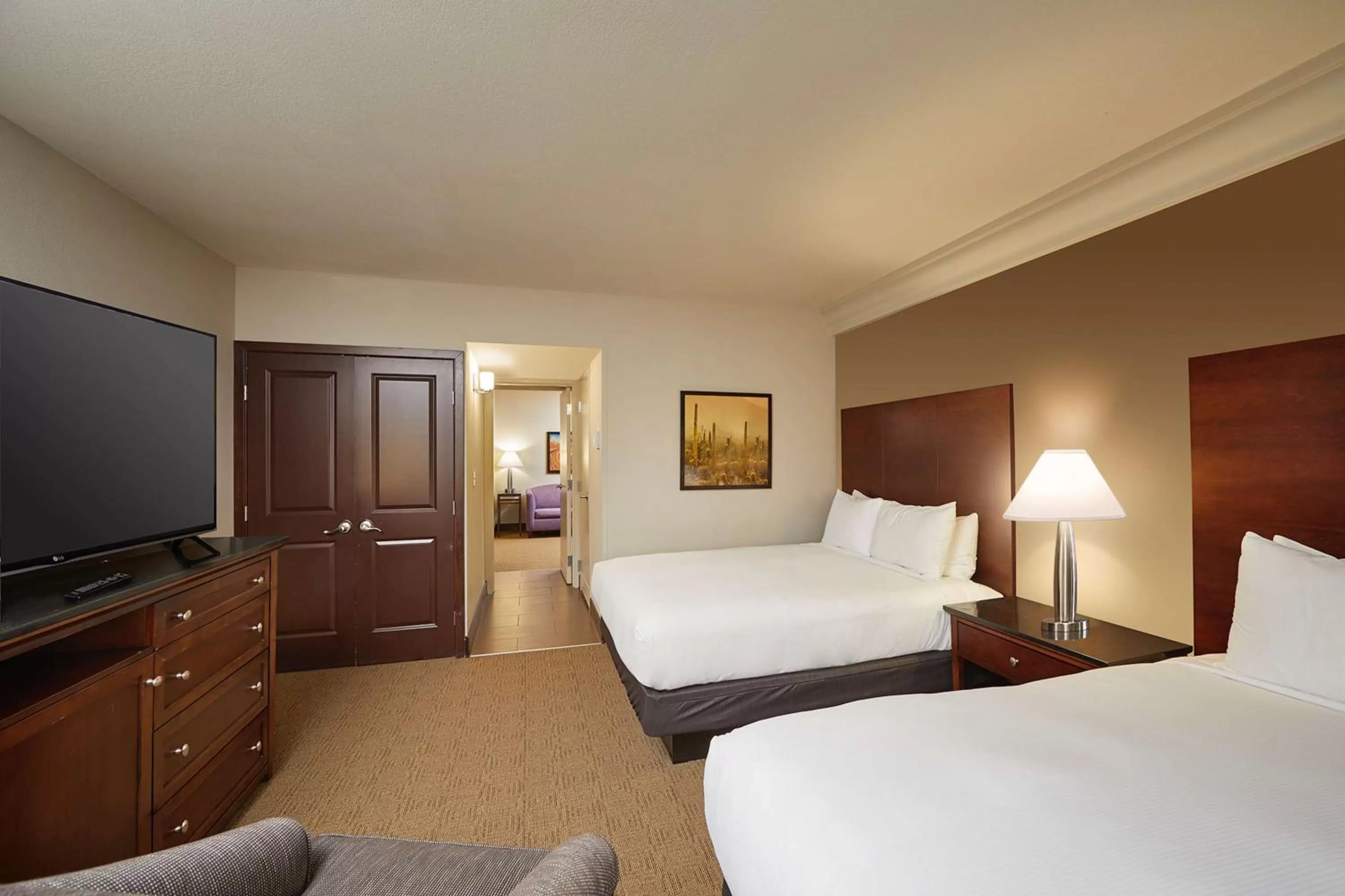 Bed in Doubletree by Hilton Phoenix Mesa
