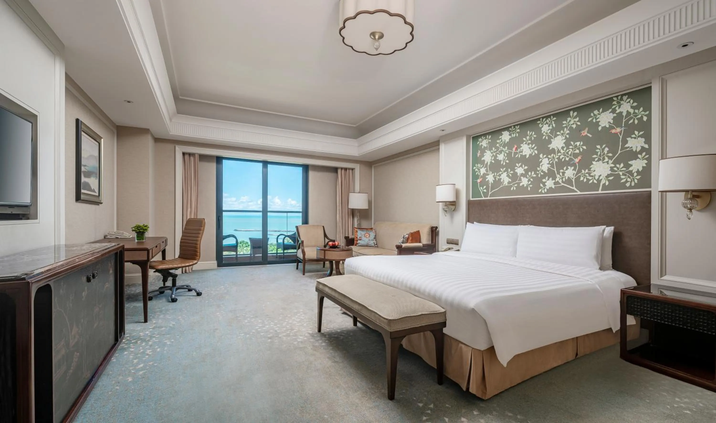 Photo of the whole room, Bed in Grand Hotel Haikou - Managed by Accor