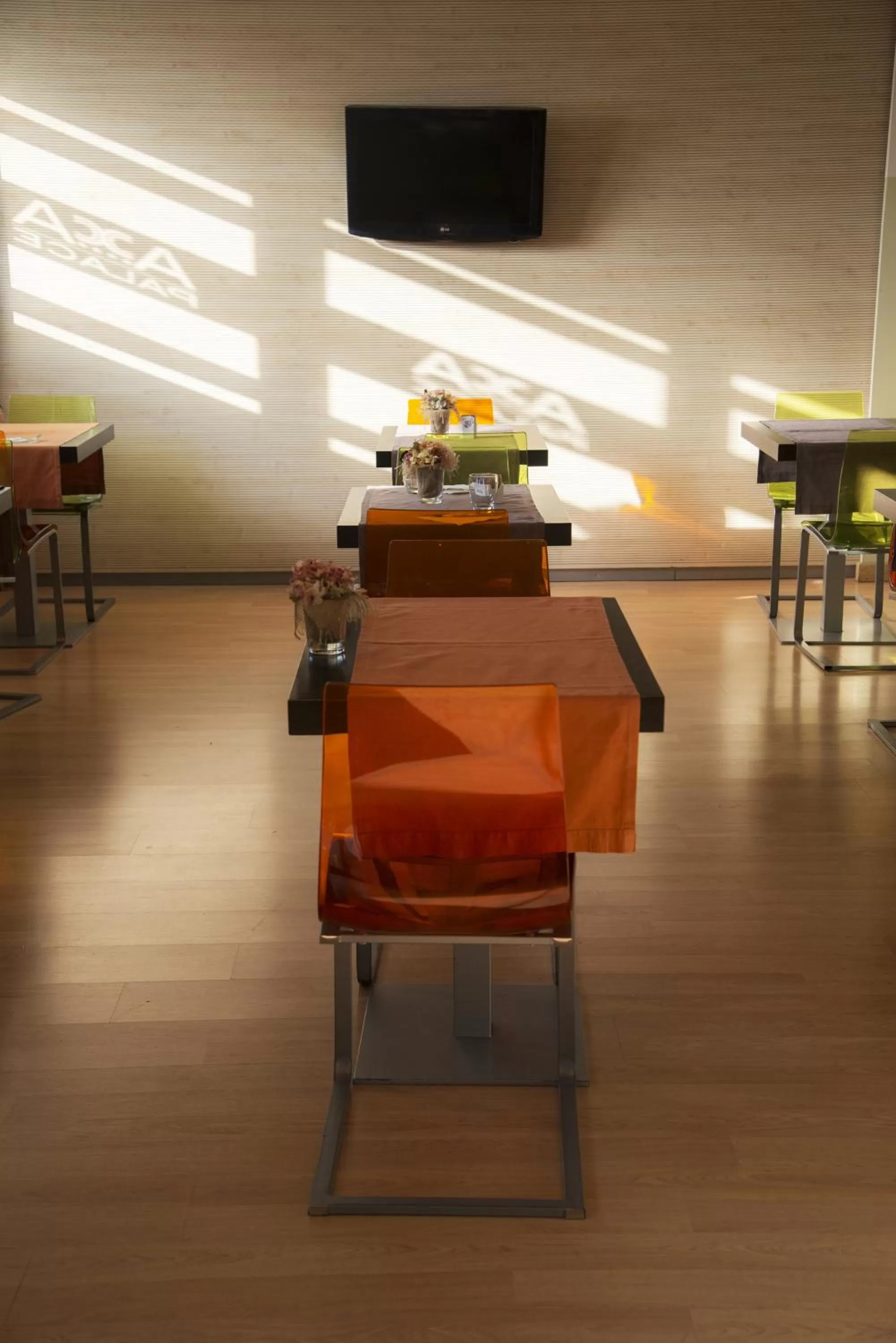 Restaurant/places to eat in Acca Palace AA Hotels