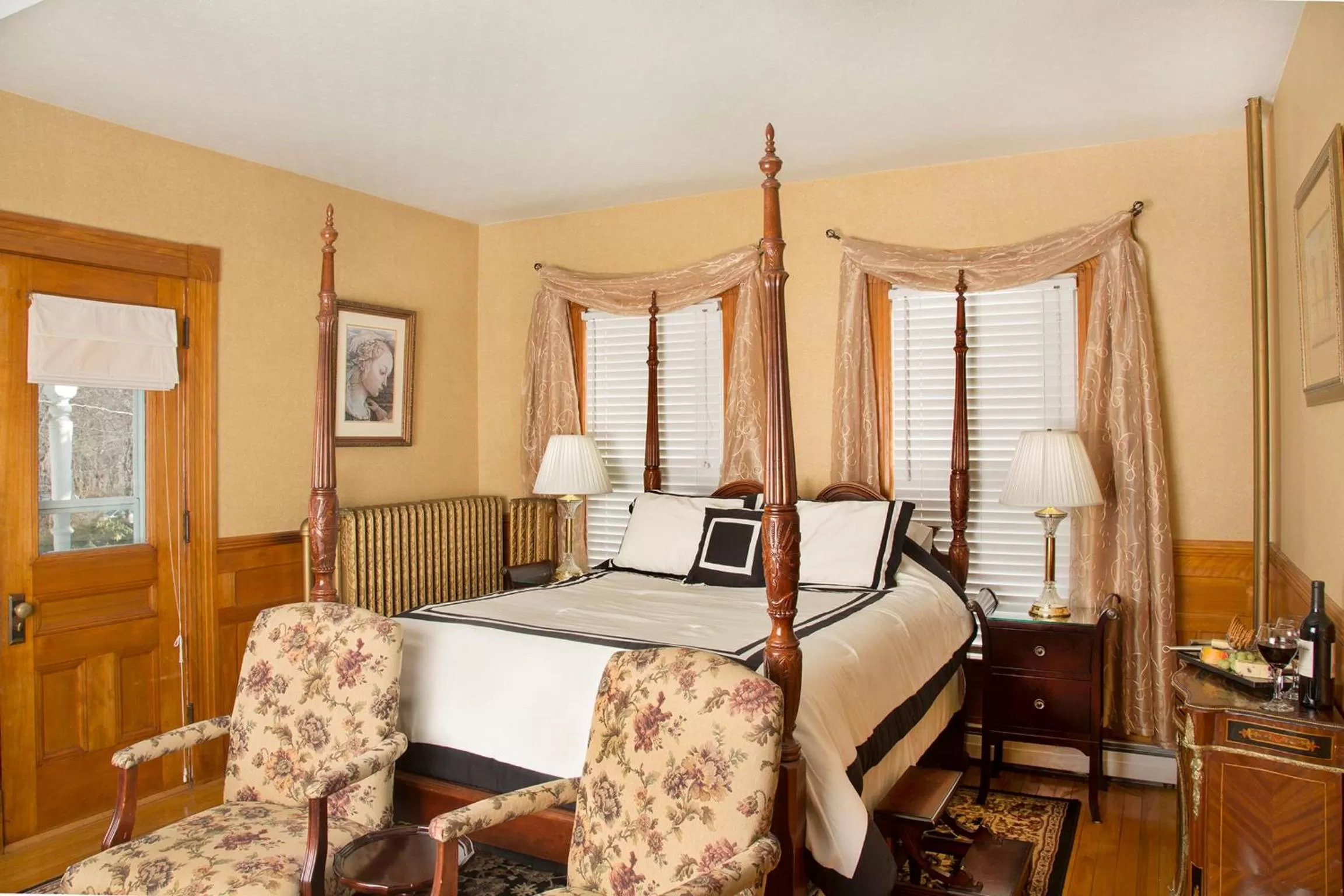 Deluxe Suite in Glynn House Inn