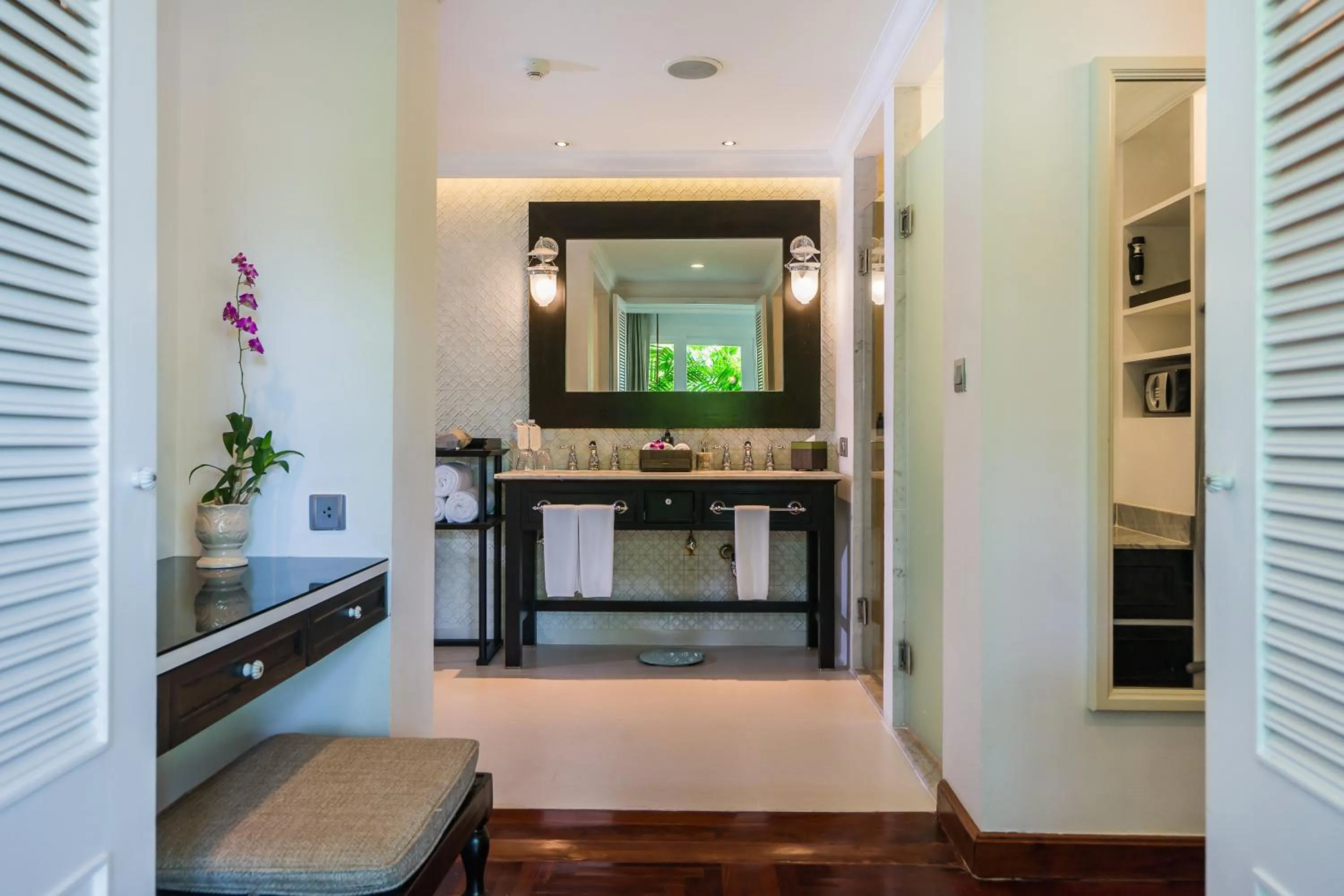 Photo of the whole room, TV/Entertainment Center in InterContinental Koh Samui Resort, an IHG Hotel