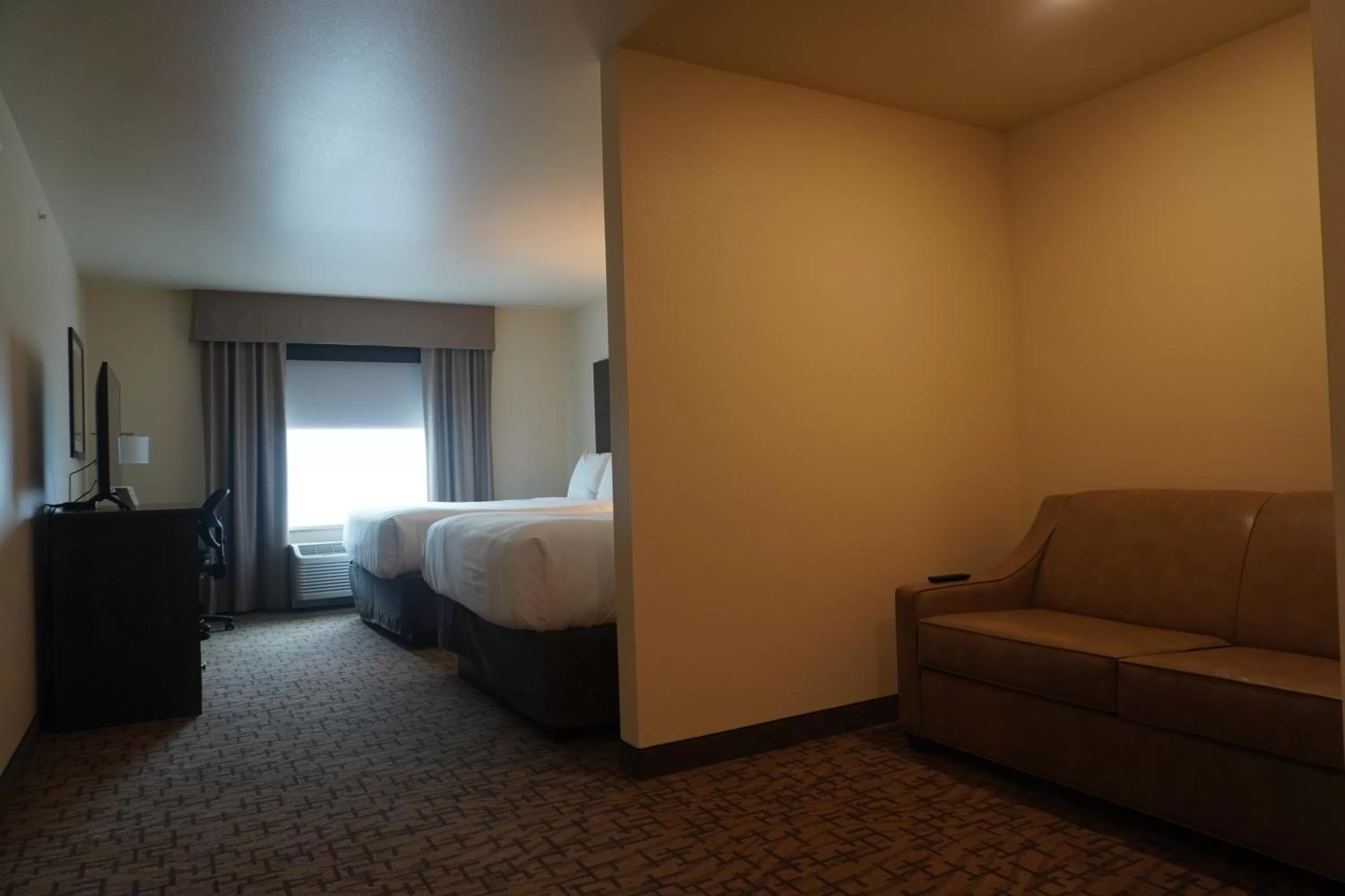 Photo of the whole room, Bed in Comfort Inn & Suites Medina NY near Erie Canal