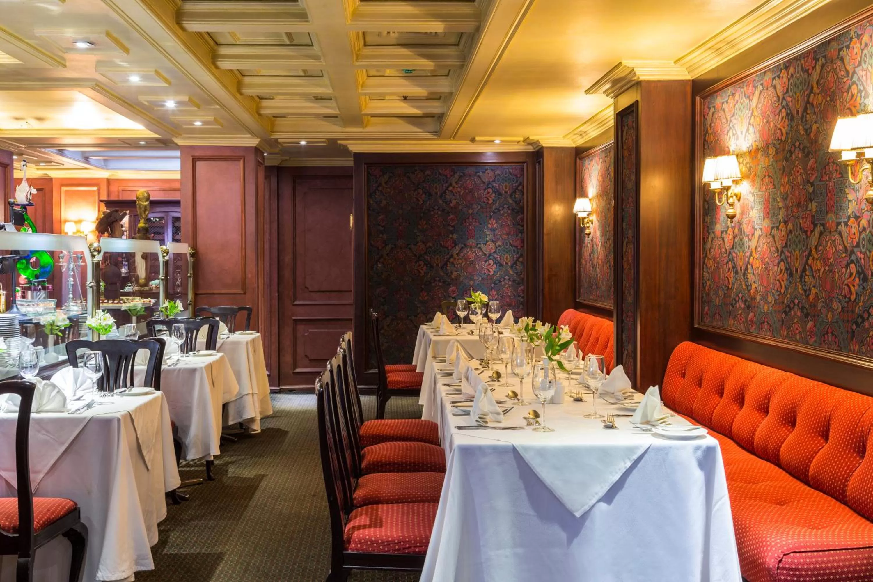 Restaurant/places to eat in Park Plaza Santiago